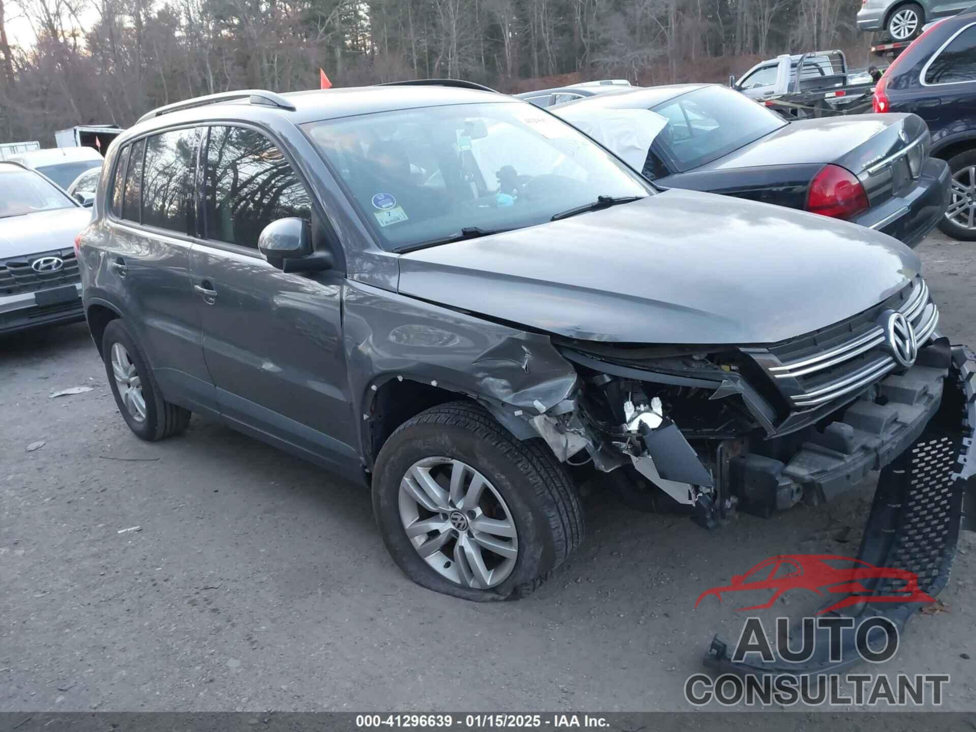 VOLKSWAGEN TIGUAN 2015 - WVGBV7AX4FW575282