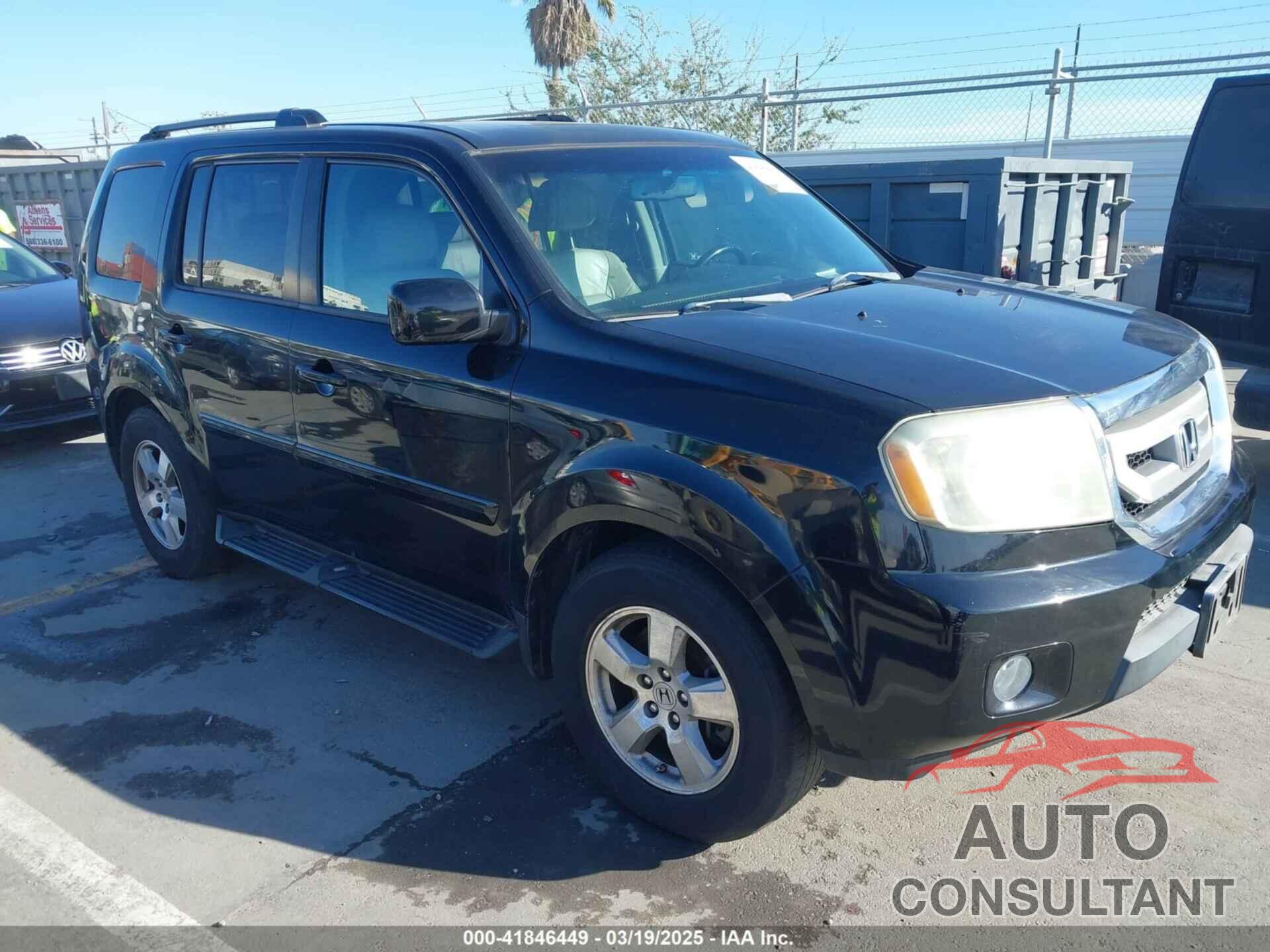 HONDA PILOT 2011 - 5FNYF3H51BB040529