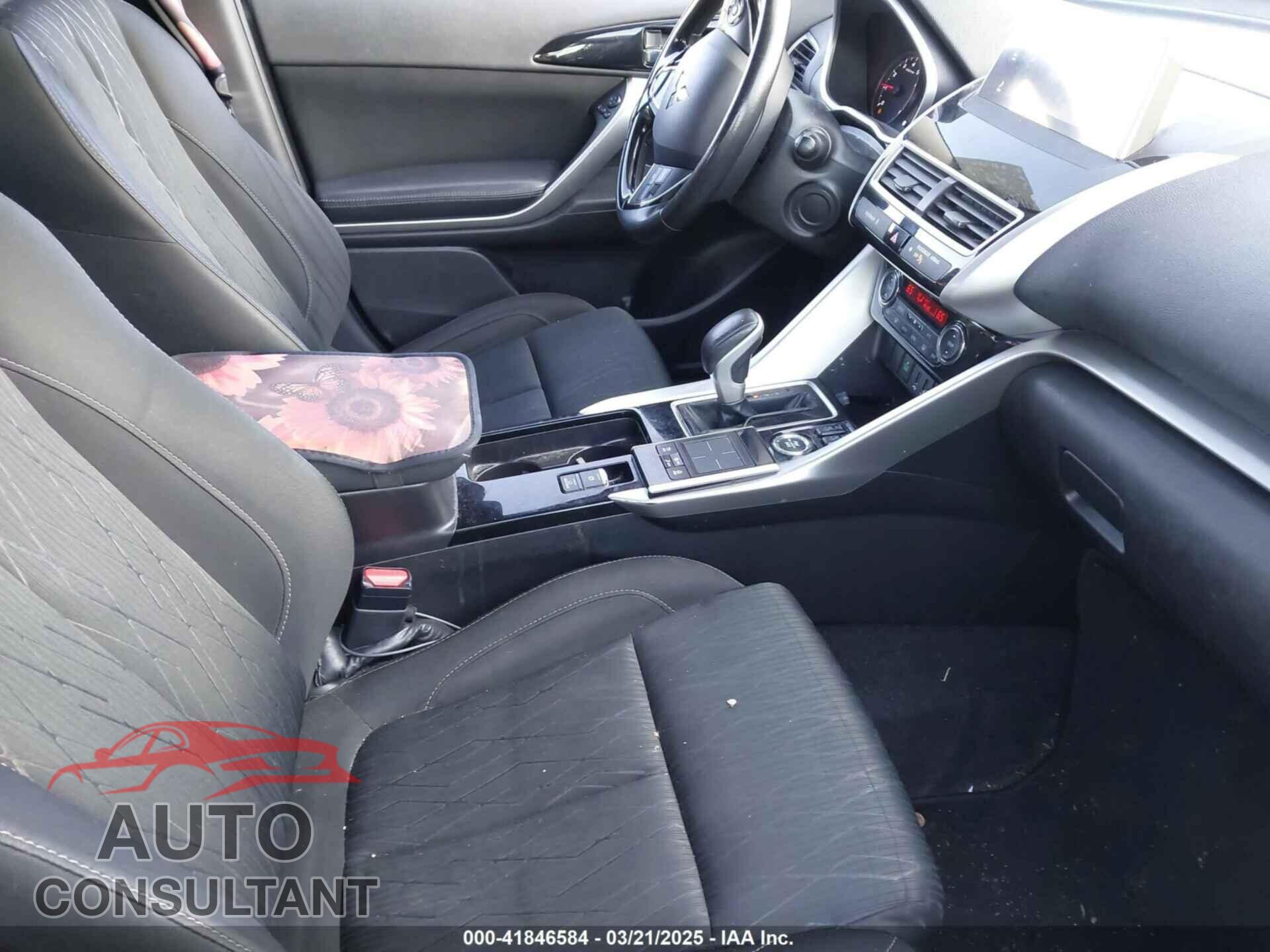 MITSUBISHI ECLIPSE CROSS 2020 - JA4AT5AA2LZ013696