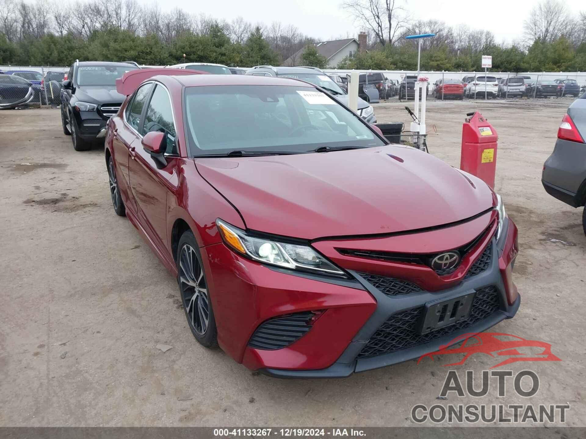 TOYOTA CAMRY 2018 - 4T1B11HK4JU580361
