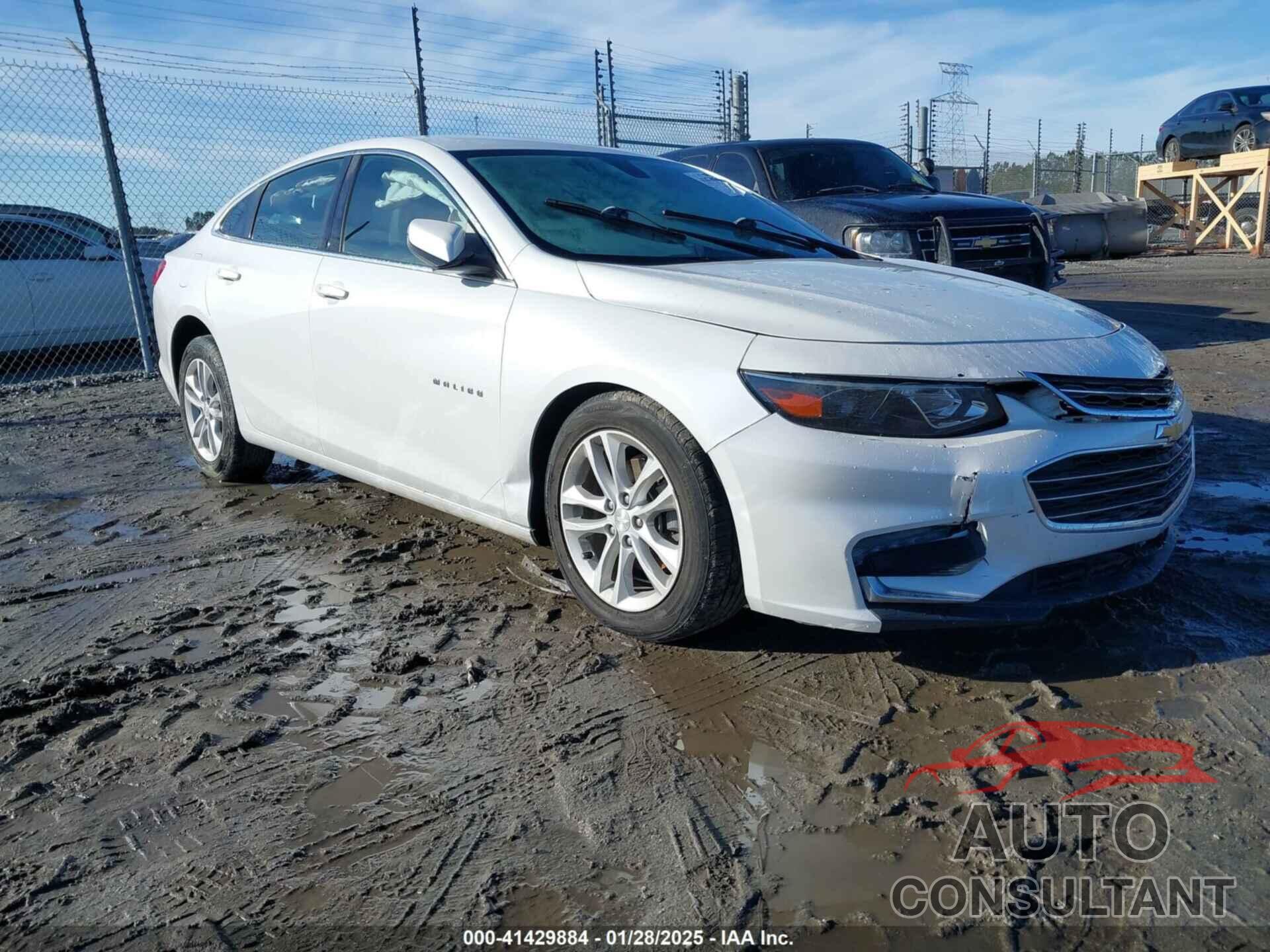 CHEVROLET MALIBU 2017 - 1G1ZE5ST8HF182450