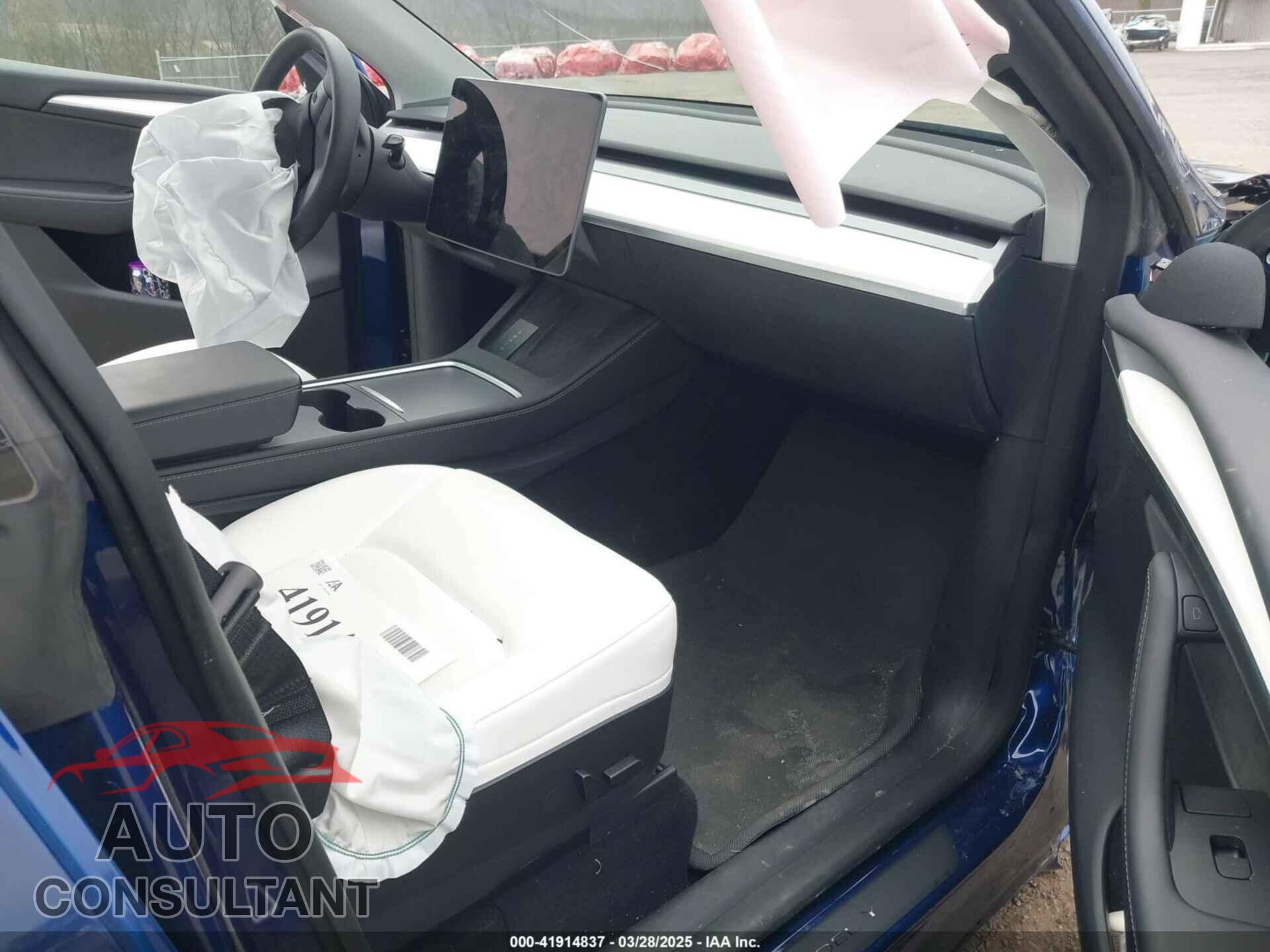 TESLA MODEL Y 2023 - 7SAYGDEE8PF702804