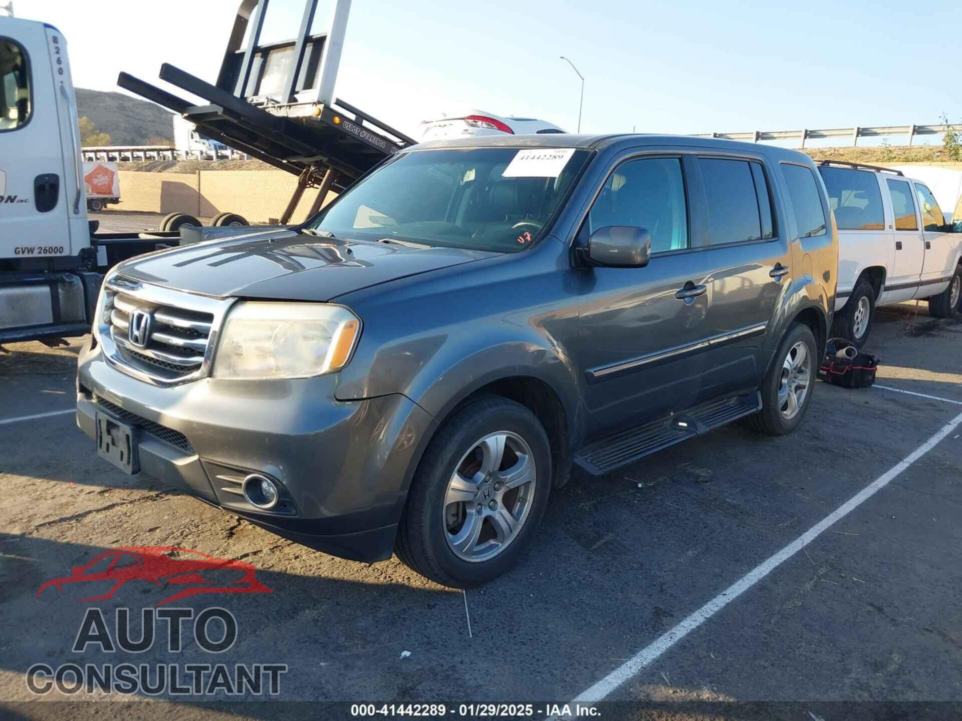 HONDA PILOT 2013 - 5FNYF3H77DB038563