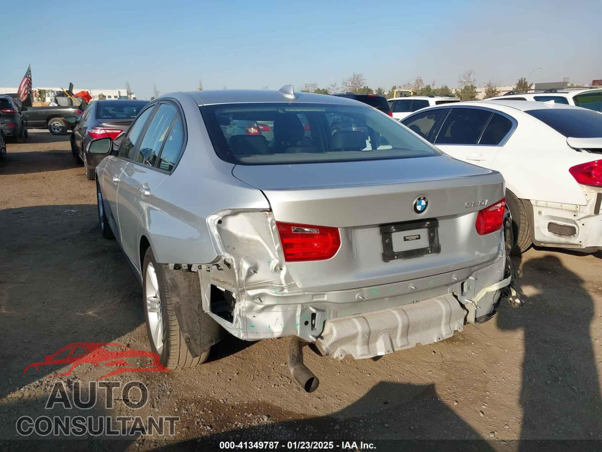 BMW 320I 2015 - WBA3B1C55F5A05601