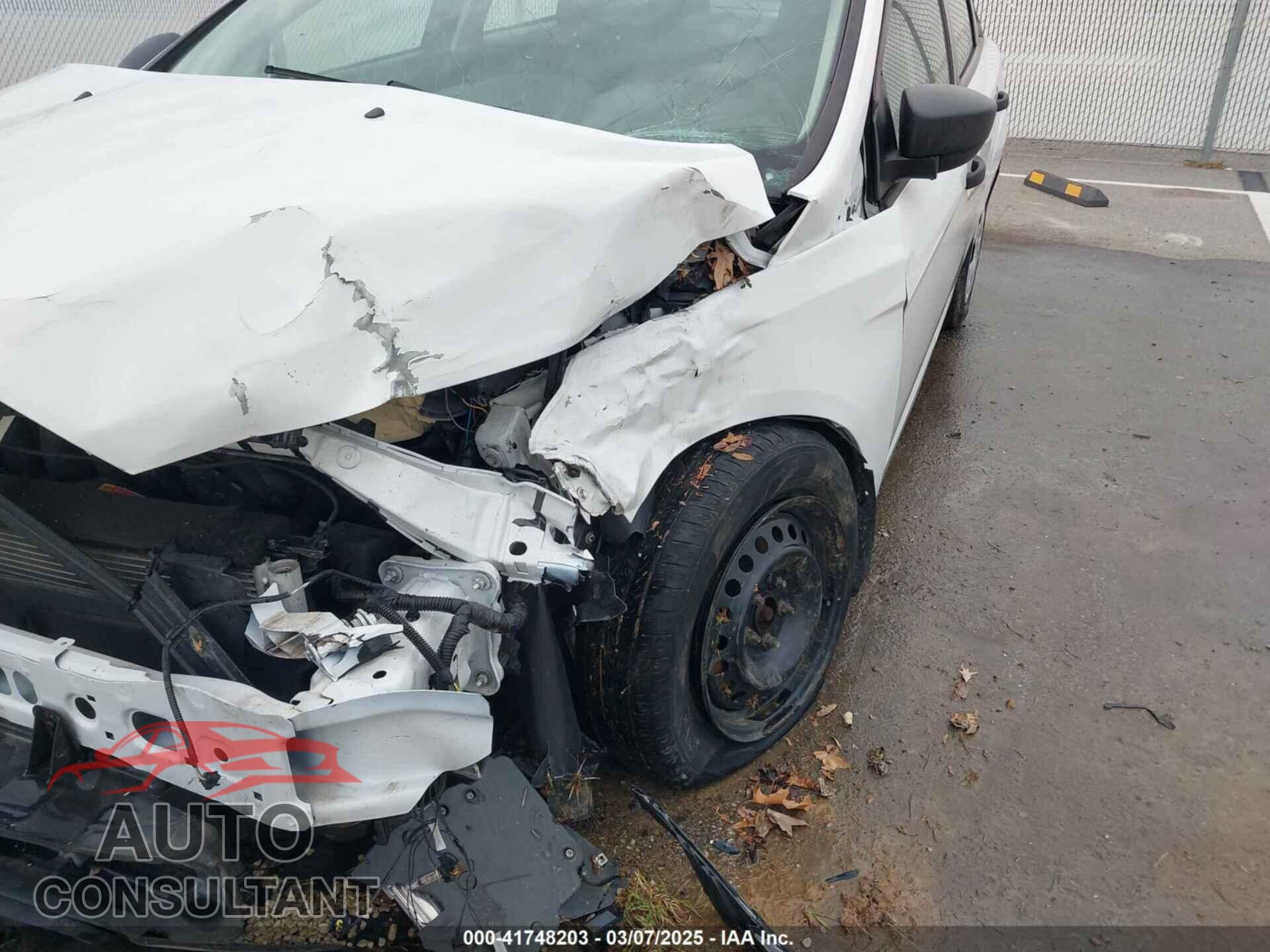 FORD FOCUS 2017 - 1FADP3E24HL307261