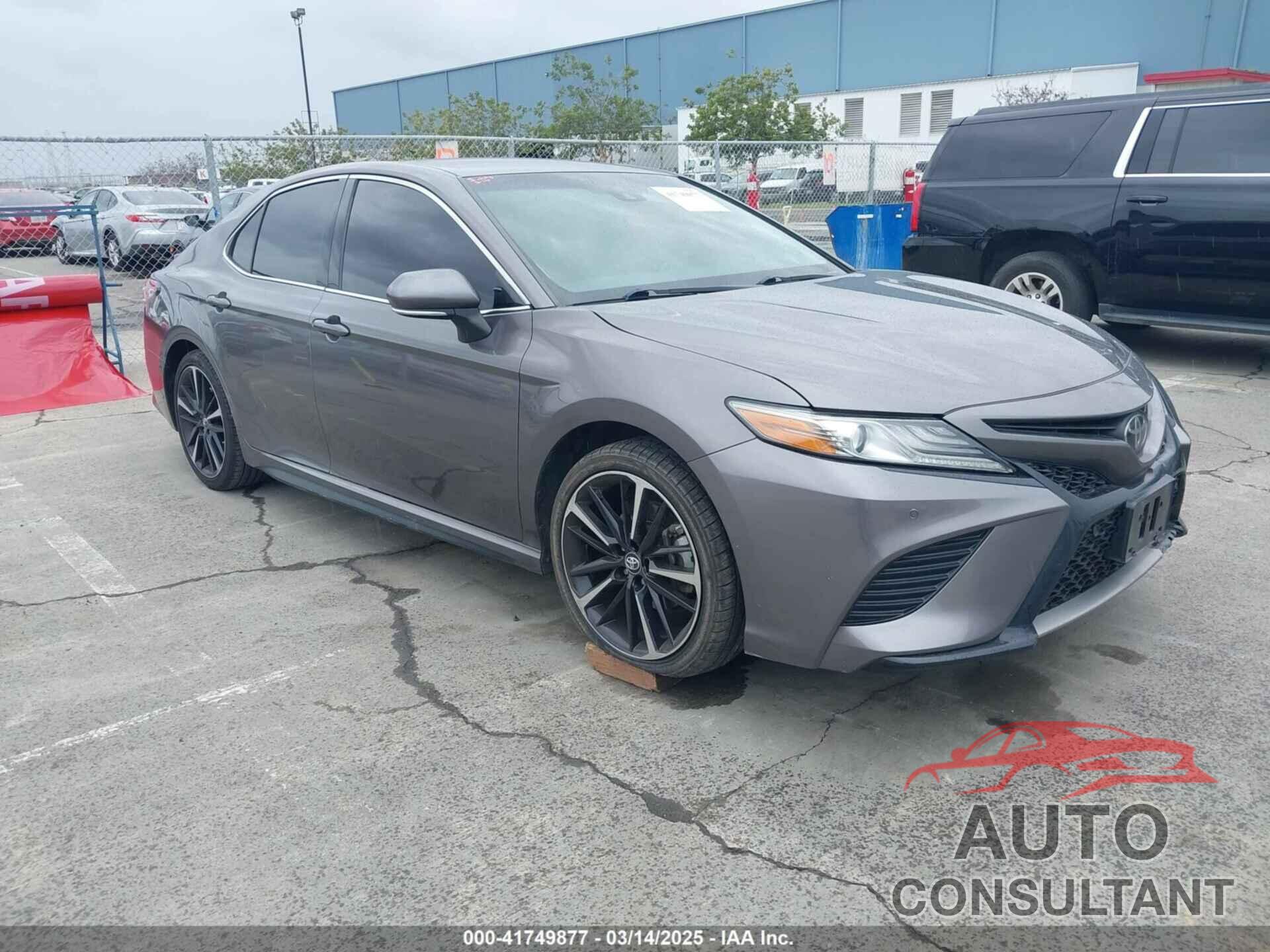 TOYOTA CAMRY 2018 - 4T1B61HK6JU509910