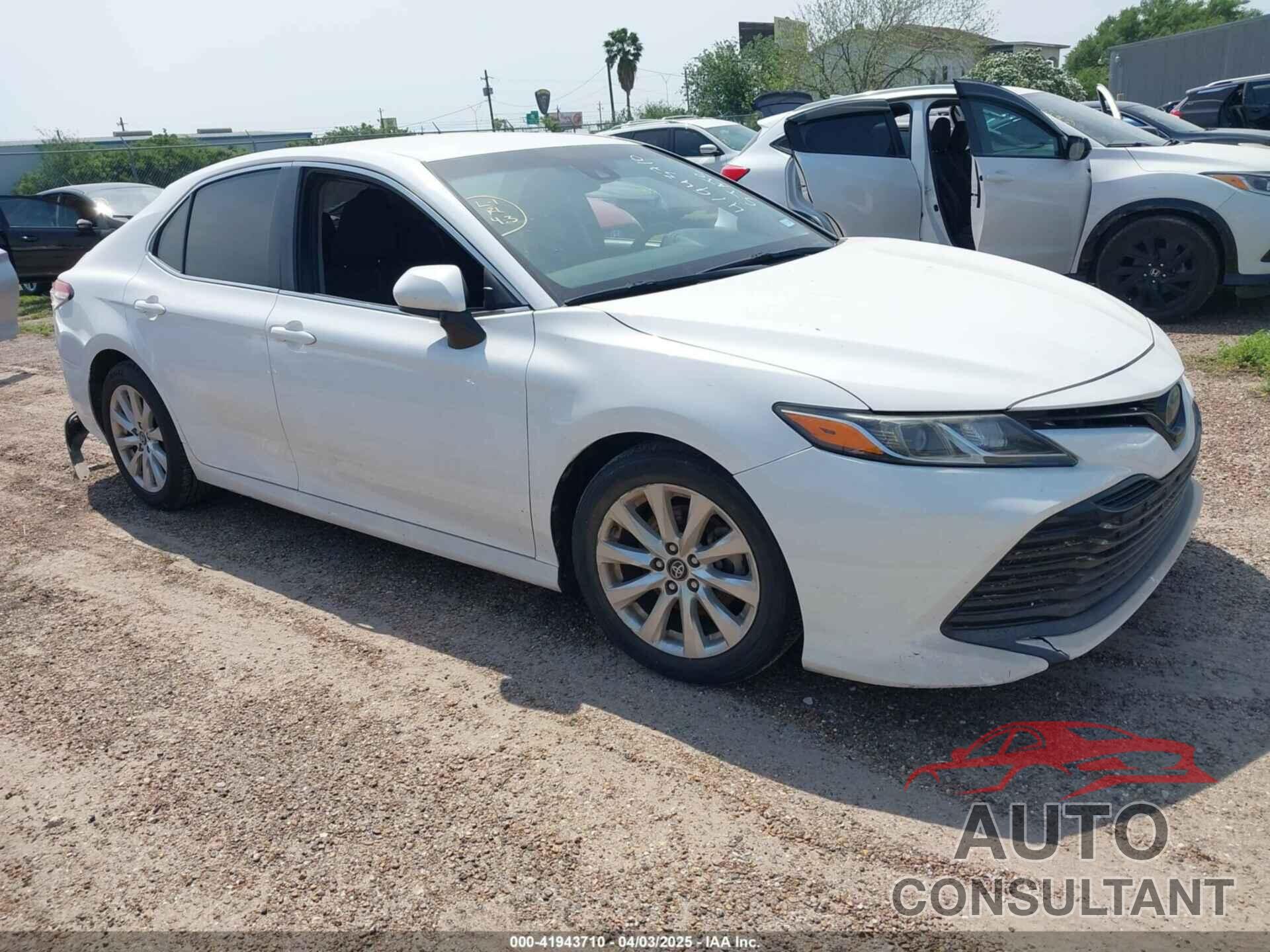 TOYOTA CAMRY 2018 - 4T1B11HK3JU501181