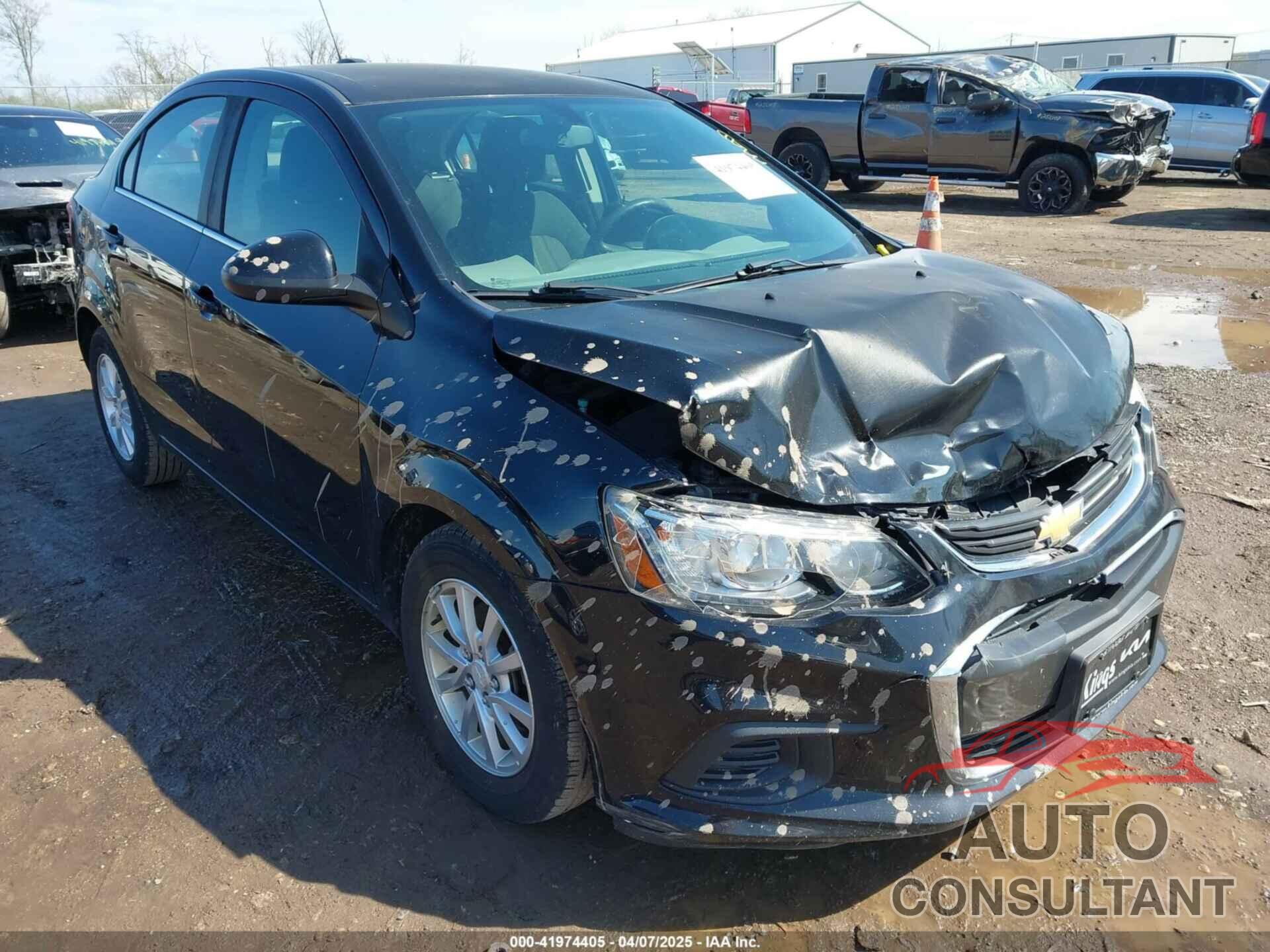 CHEVROLET SONIC 2017 - 1G1JD5SH2H4102454