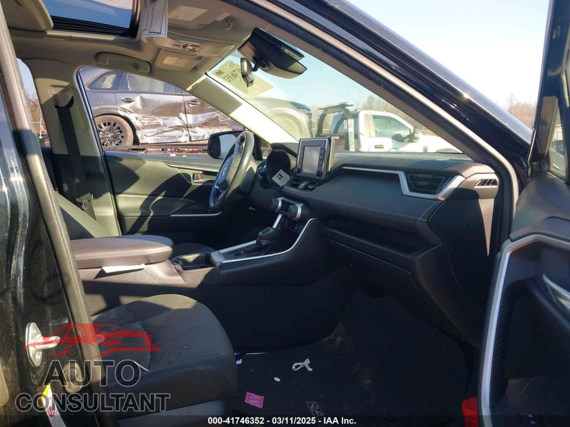 TOYOTA RAV4 2019 - JTMP1RFV8KD507792