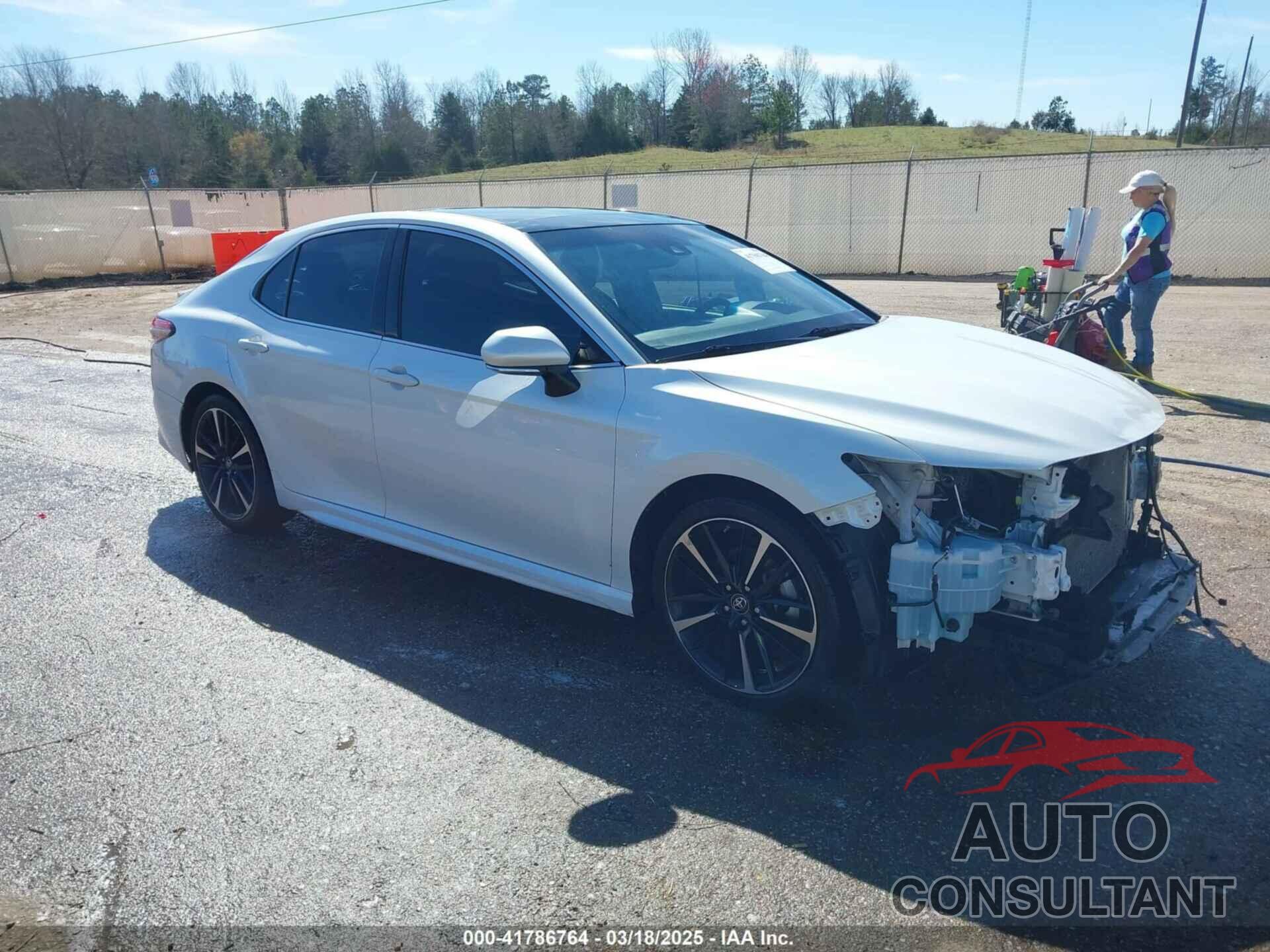 TOYOTA CAMRY 2018 - 4T1B61HK6JU152423
