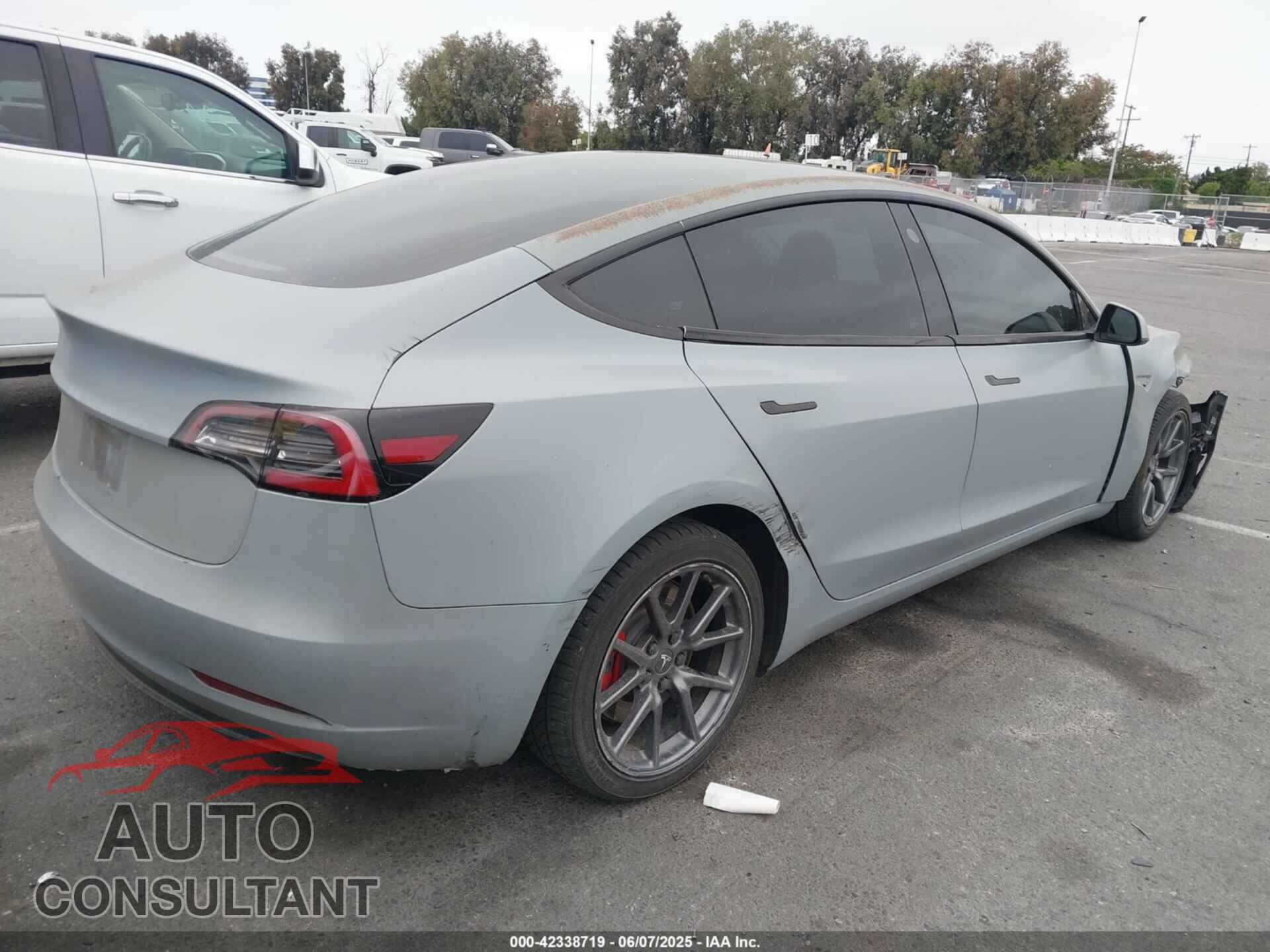 TESLA MODEL 3 2018 - 5YJ3E1EA5JF077617