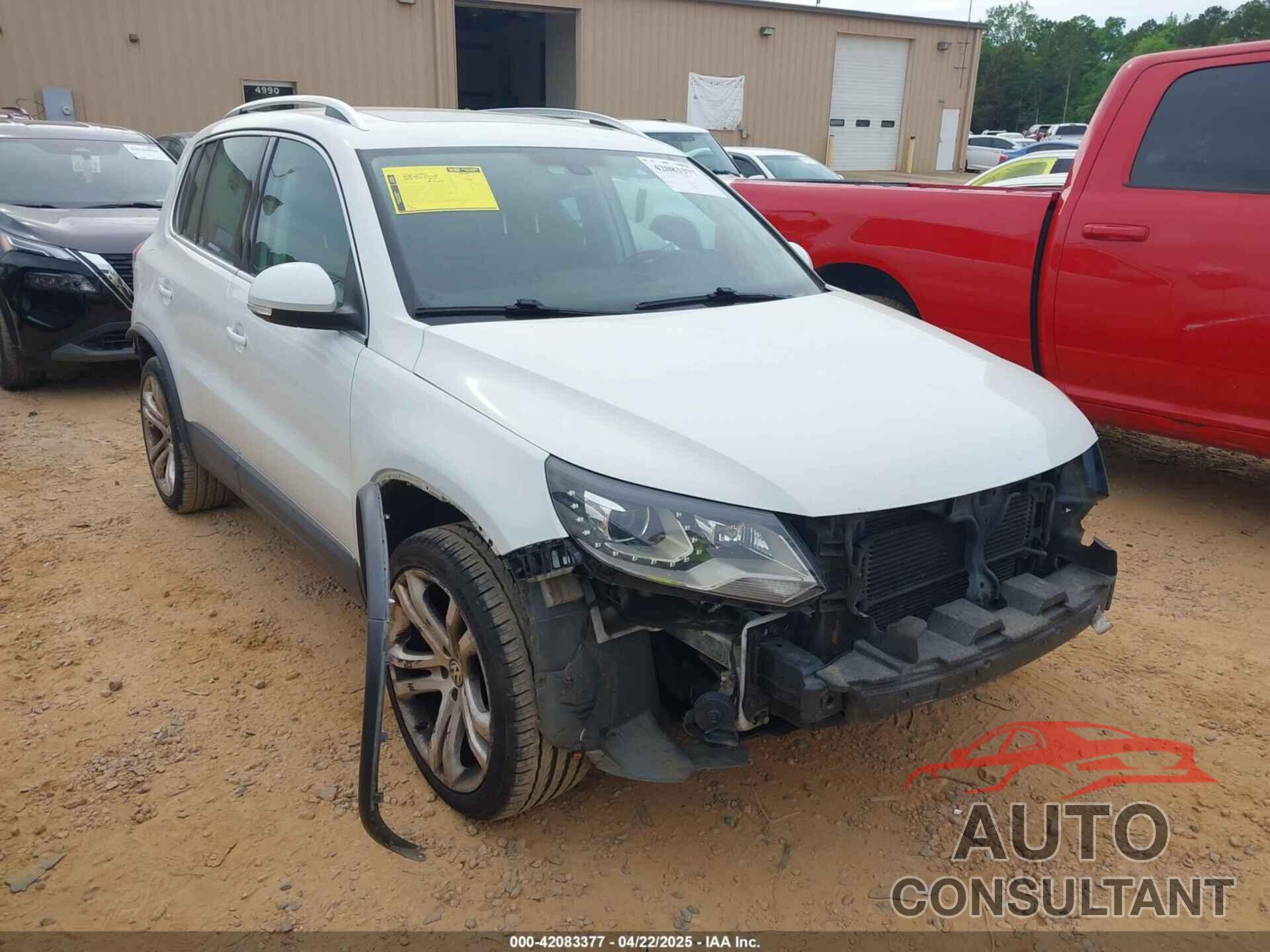 VOLKSWAGEN TIGUAN 2016 - WVGBV7AXXGW585445