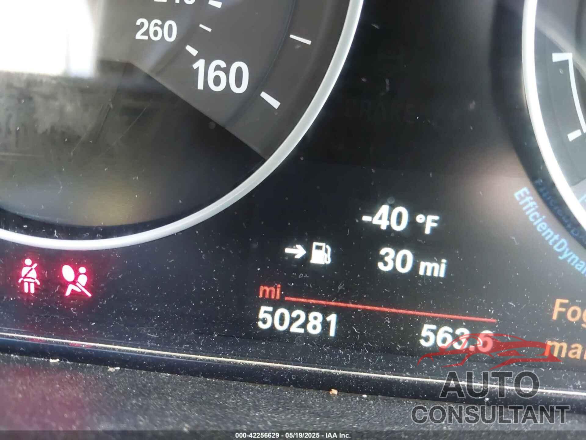 BMW 320I 2016 - WBA8E5G52GNU20629