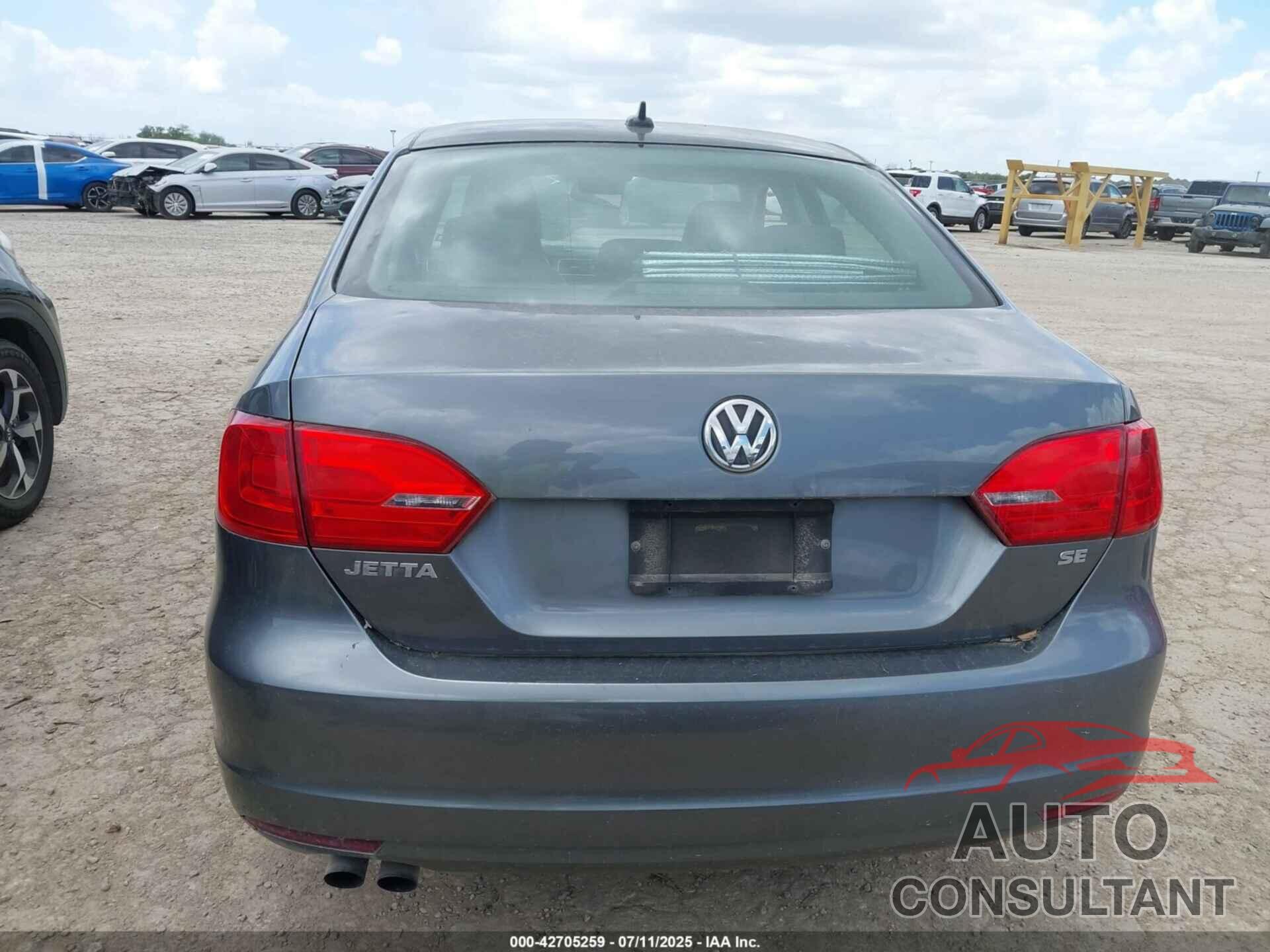 VOLKSWAGEN JETTA 2014 - 3VWD17AJXEM249213