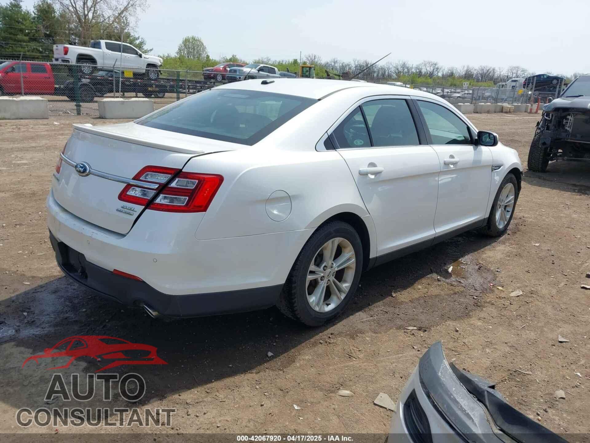 FORD TAURUS 2013 - 1FAHP2E89DG107558