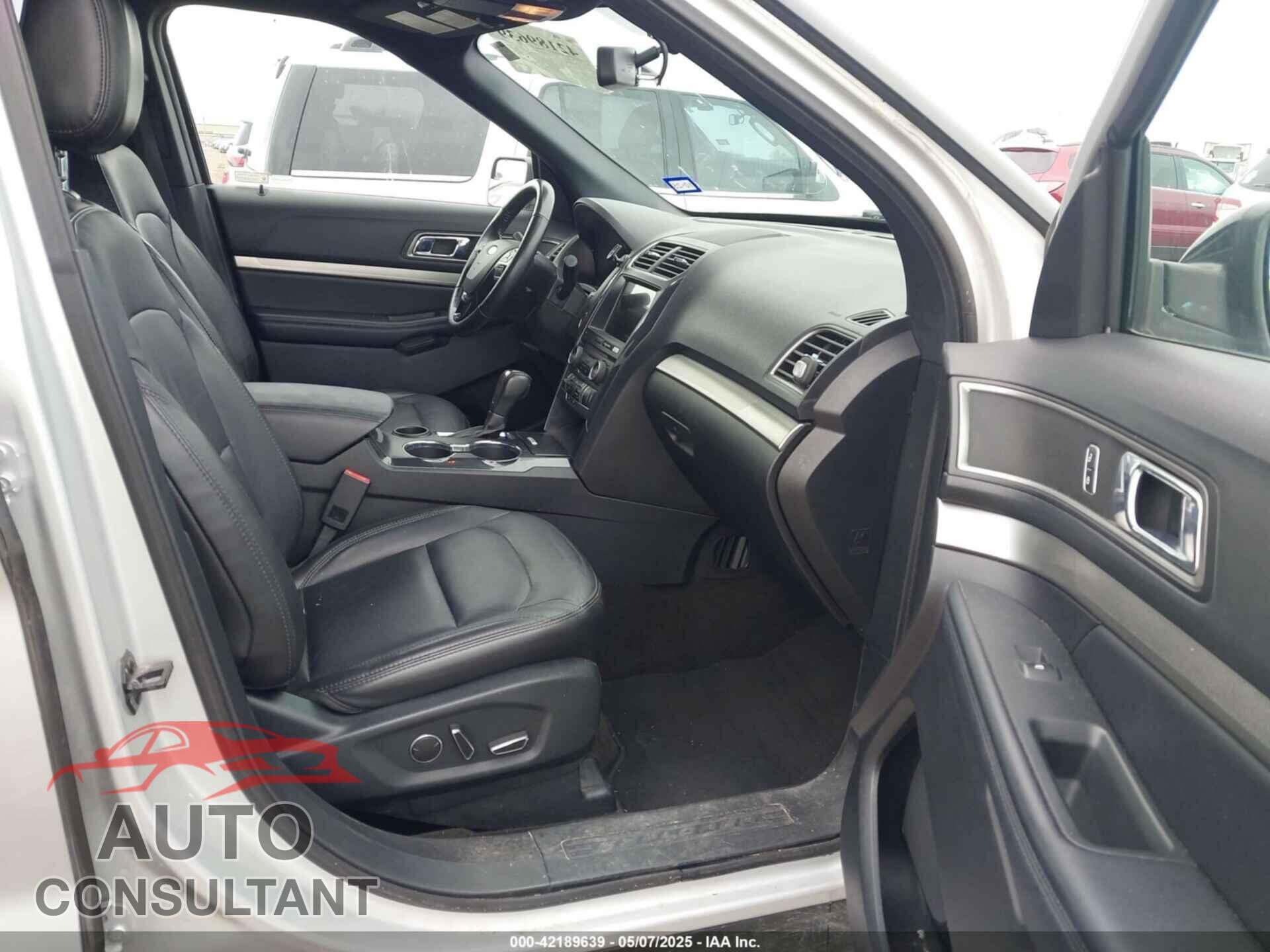 FORD EXPLORER 2018 - 1FM5K7D88JGB88909