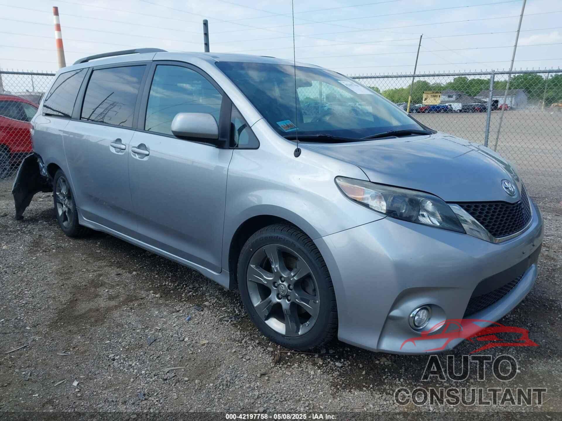 TOYOTA SIENNA 2011 - 5TDXK3DC4BS152605