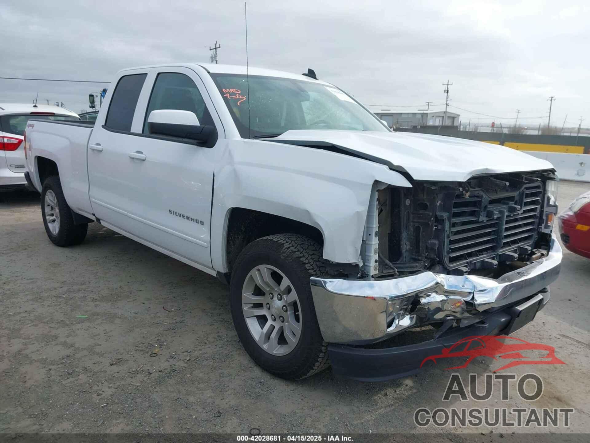 CHEVROLET SILVERADO 1500 2017 - 1GCVKREC2HZ206516