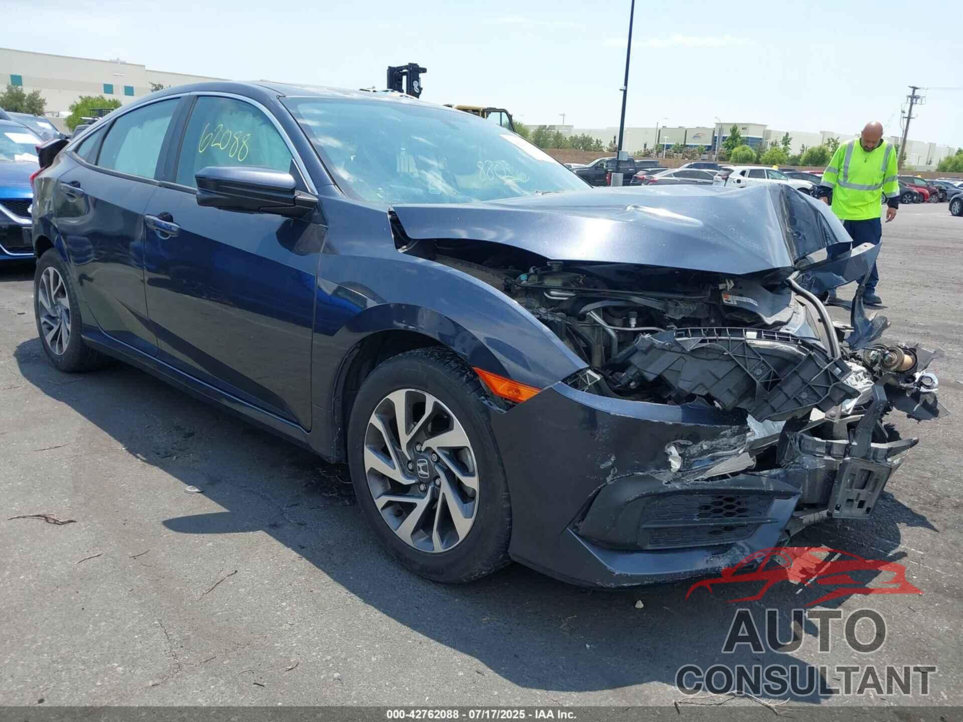HONDA CIVIC 2018 - 2HGFC2F71JH516612