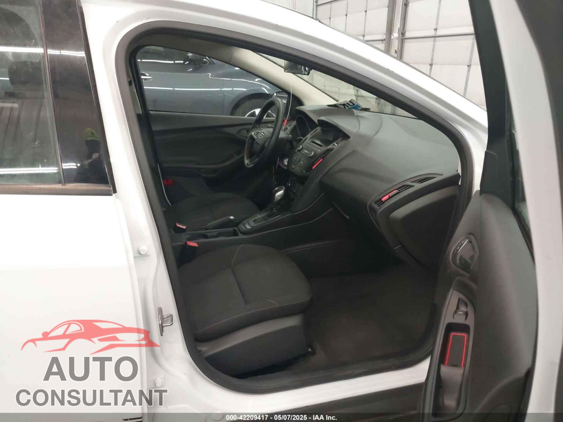 FORD FOCUS 2016 - 1FADP3E24GL339500