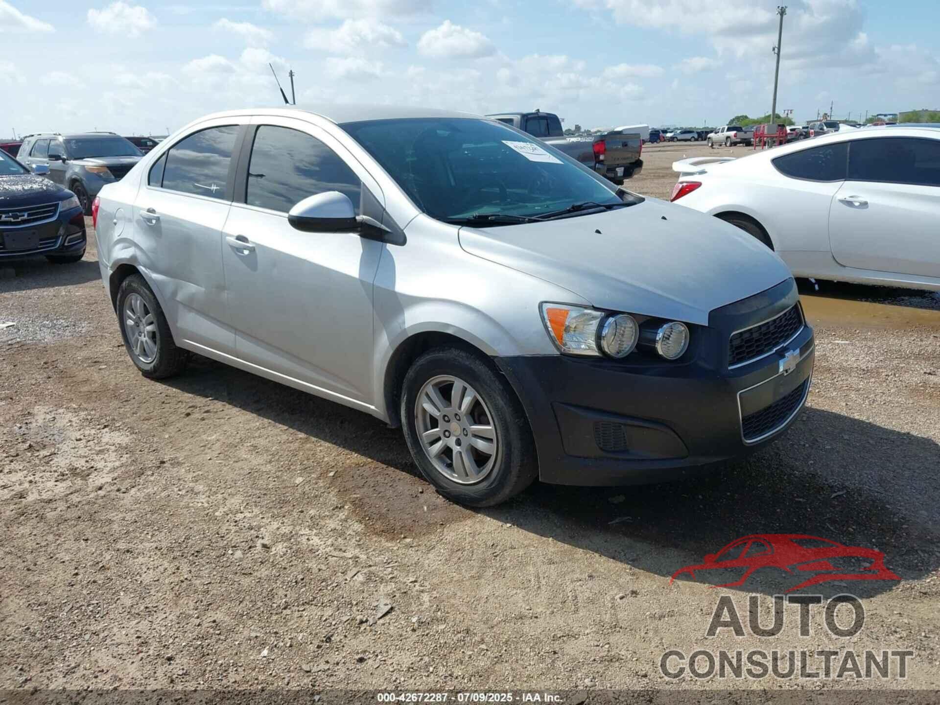 CHEVROLET SONIC 2014 - 1G1JC5SH9E4162794
