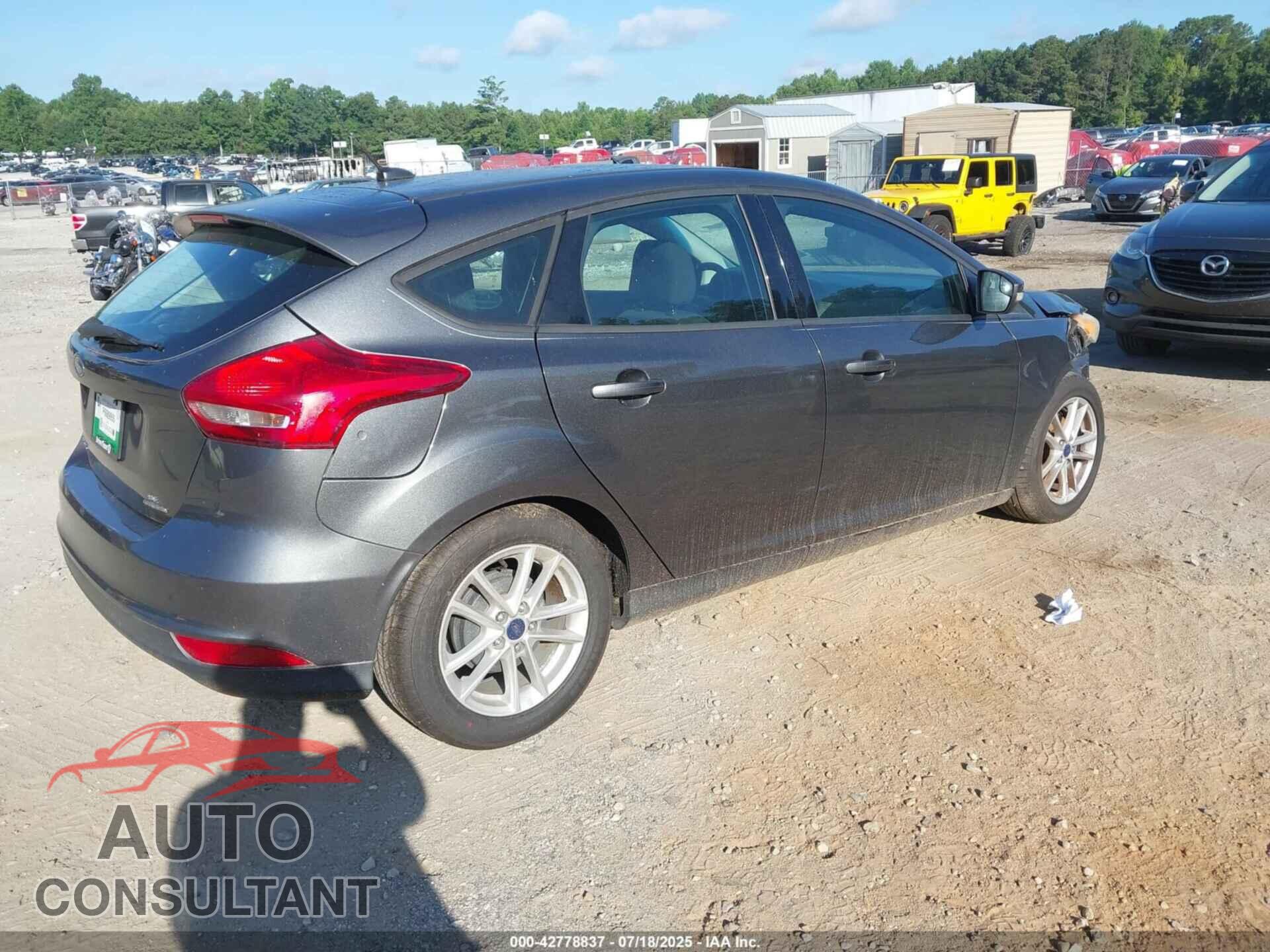FORD FOCUS 2016 - 1FADP3K26GL385673