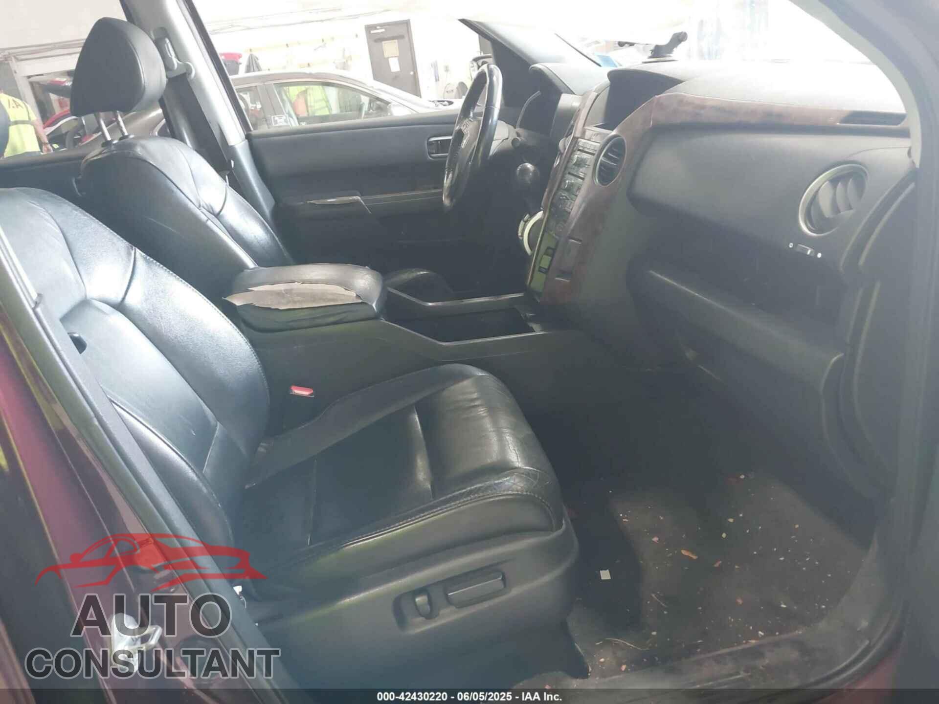 HONDA PILOT 2011 - 5FNYF4H60BB033585