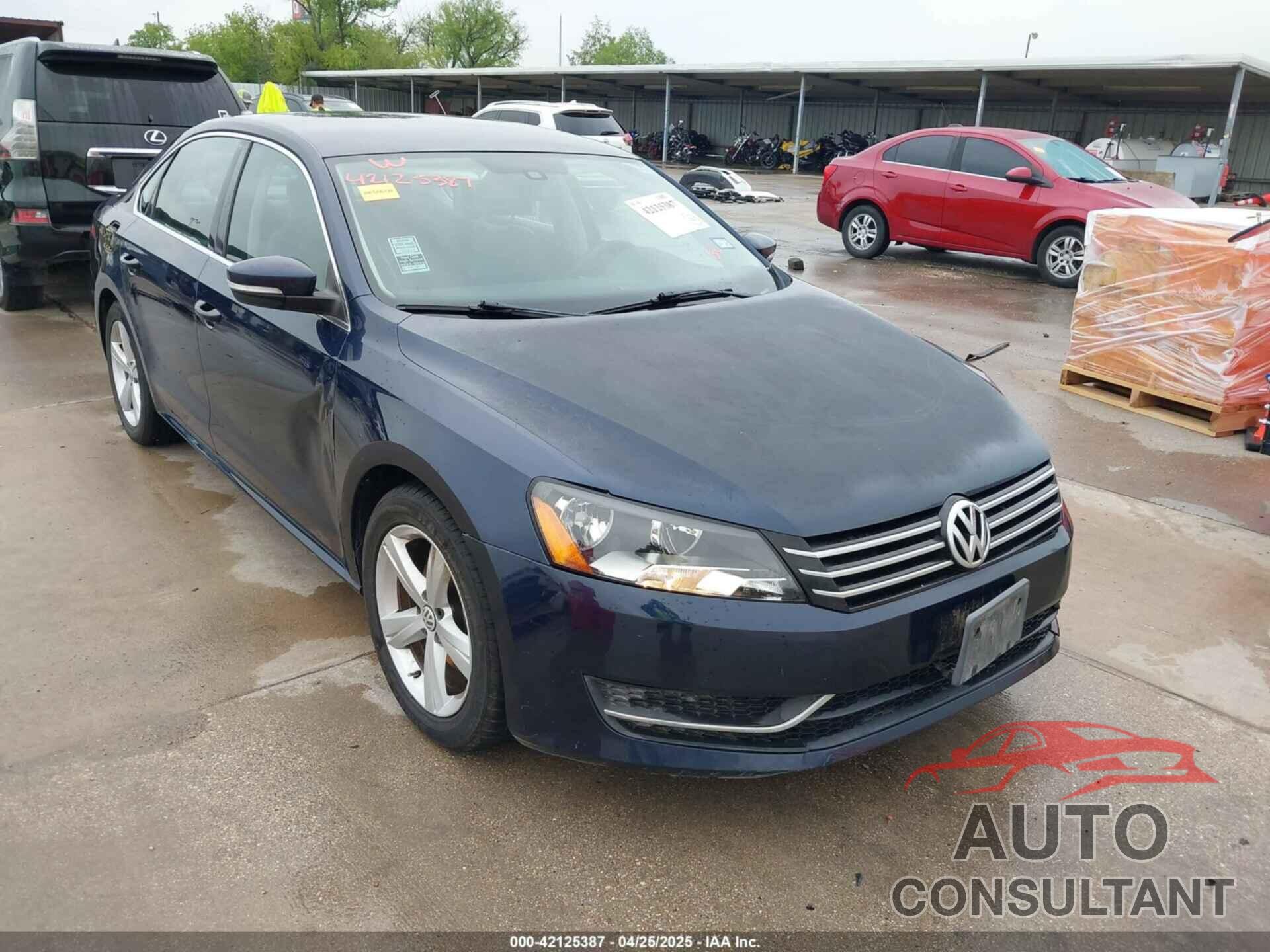 VOLKSWAGEN PASSAT 2013 - 1VWBH7A31DC123956