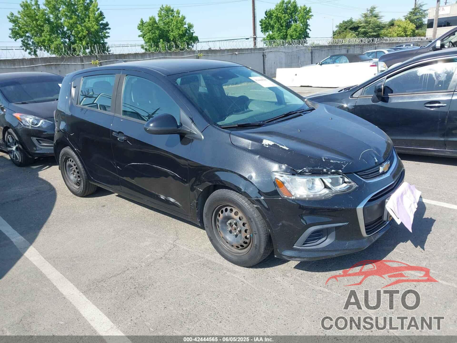 CHEVROLET SONIC 2019 - 1G1JG6SB0K4136232