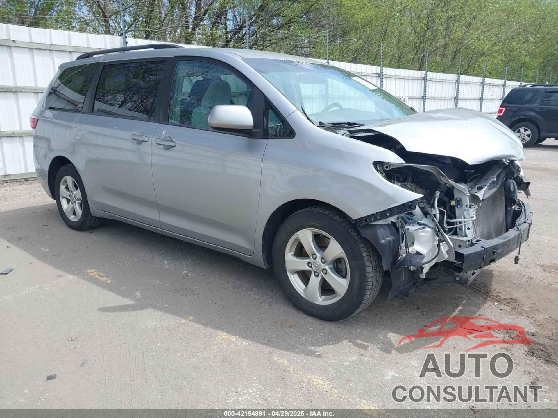 TOYOTA SIENNA 2015 - 5TDKK3DC2FS601019
