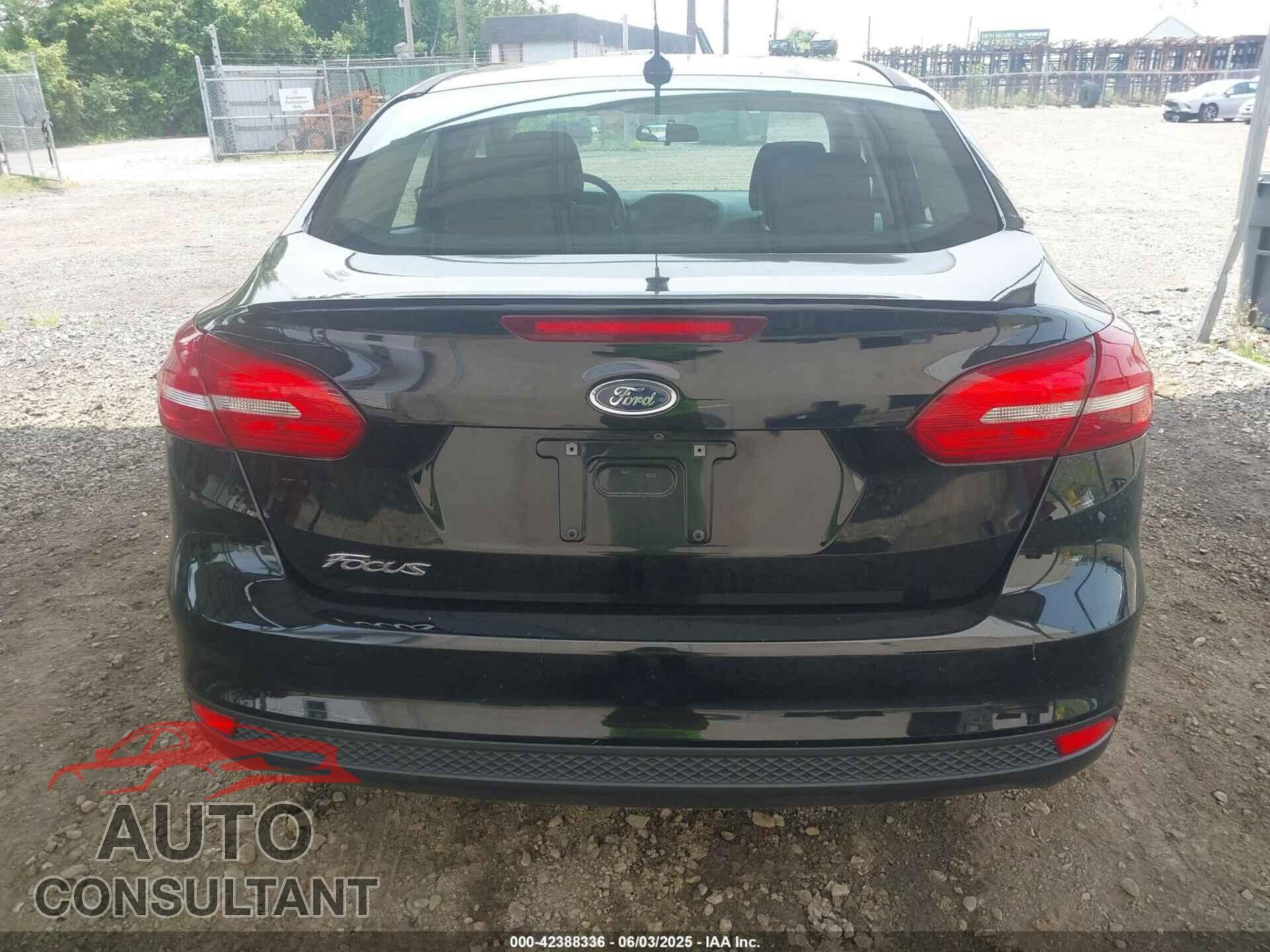 FORD FOCUS 2017 - 1FADP3E28HL319011