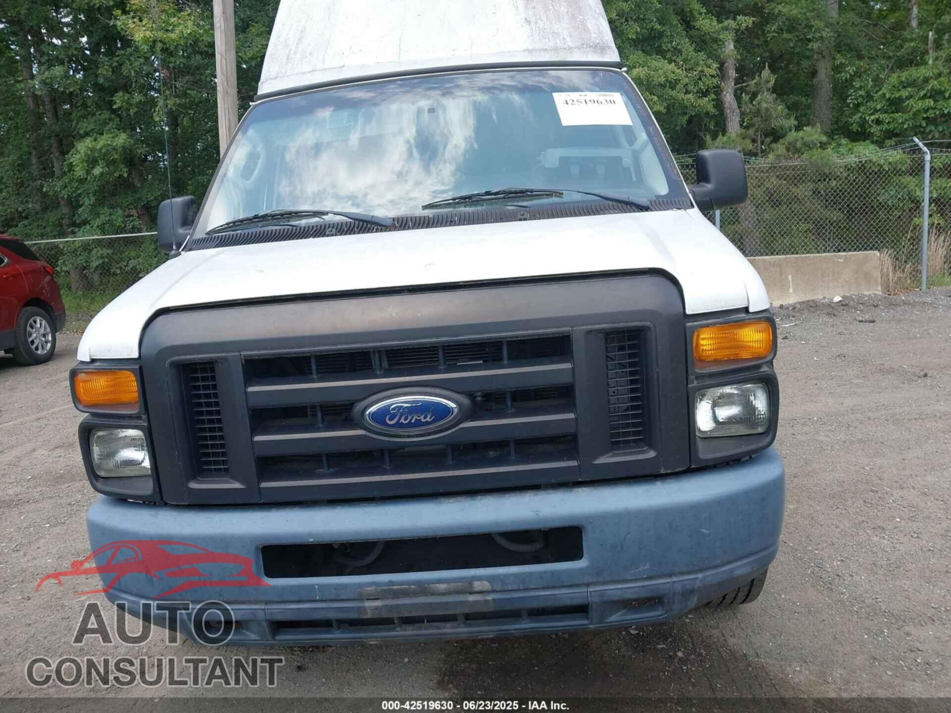 FORD E-350 SUPER DUTY 2011 - 1FBSS3BL2BDB39140