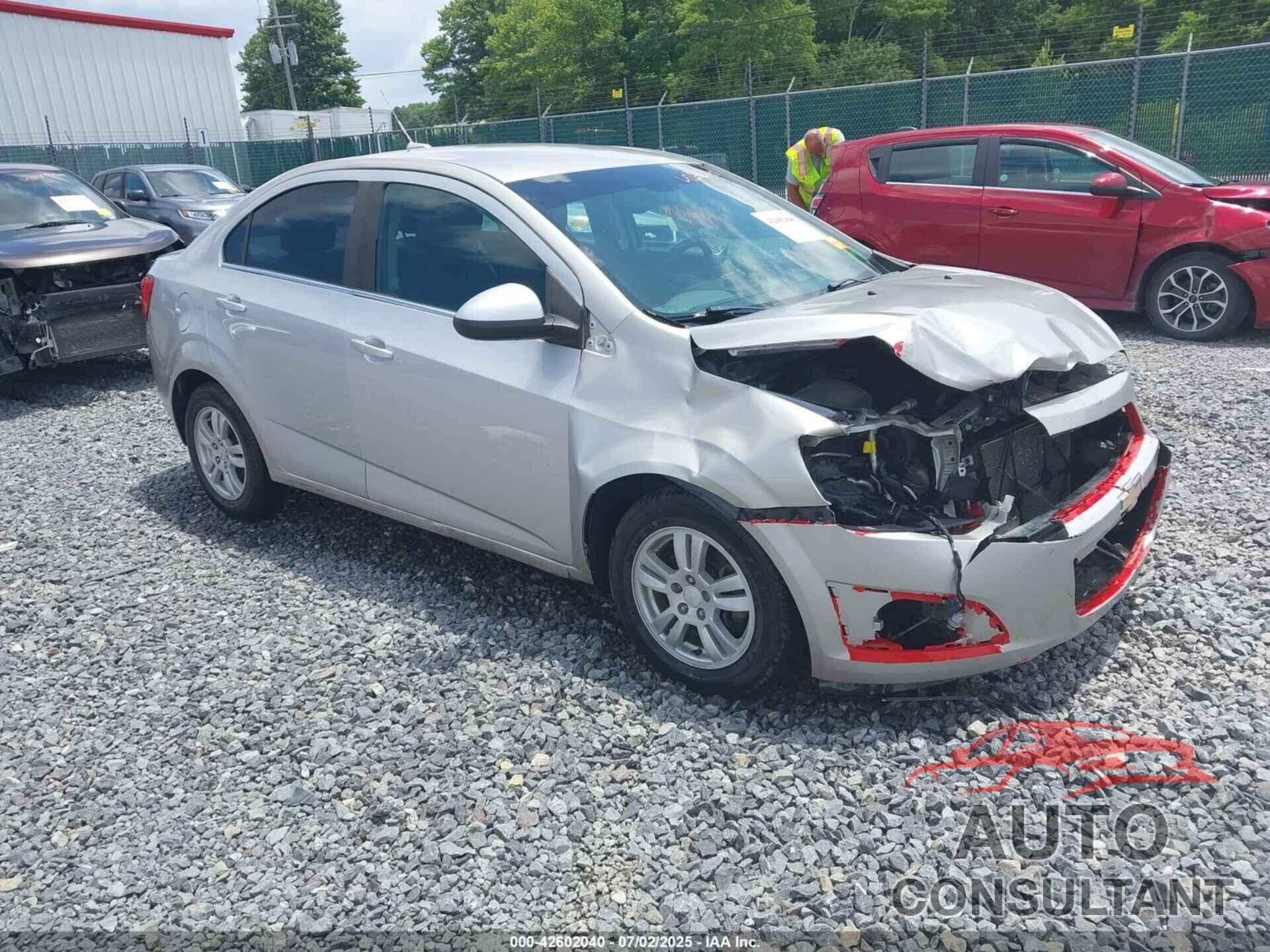 CHEVROLET SONIC 2014 - 1G1JC5SH0E4146032
