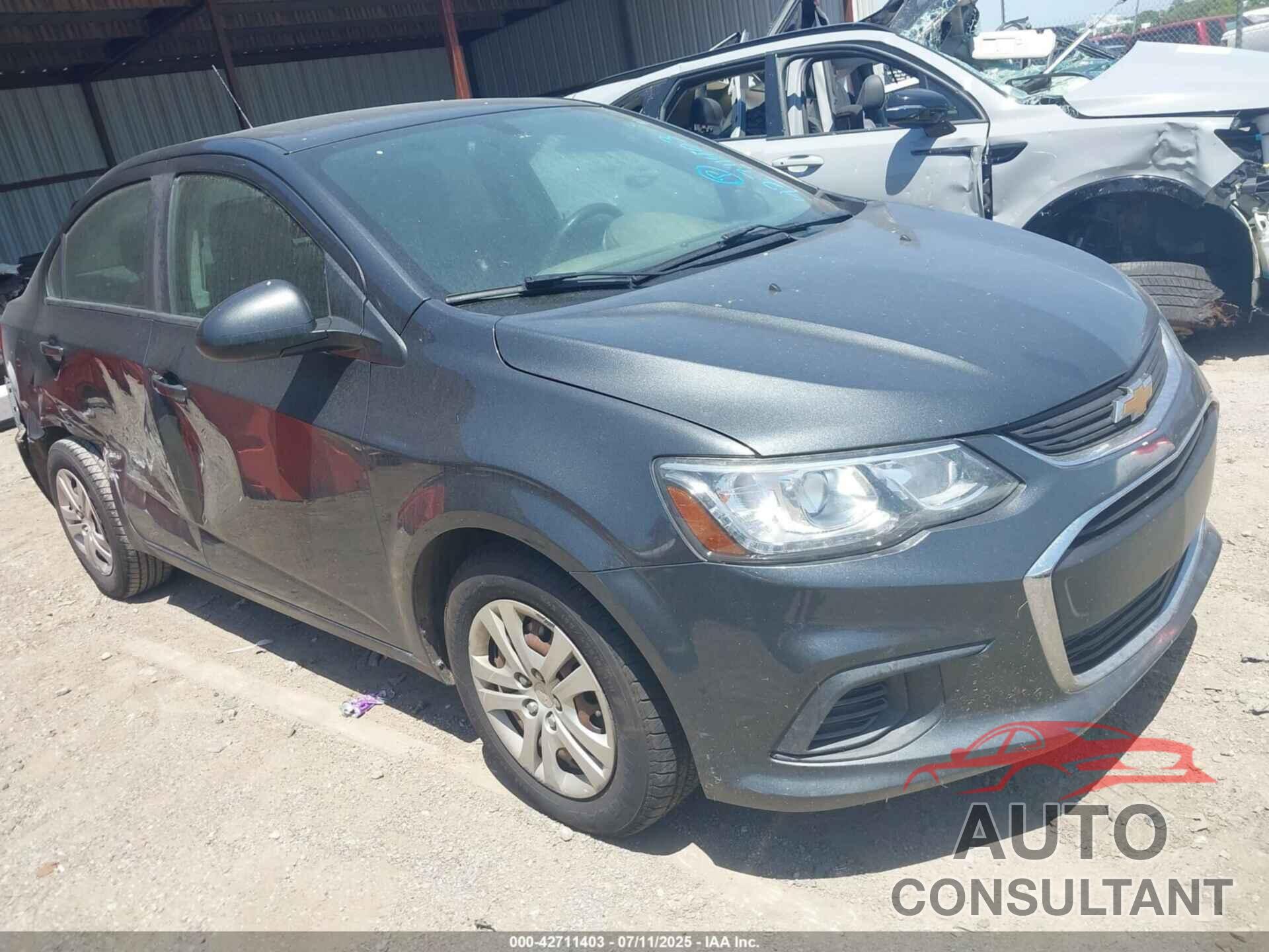 CHEVROLET SONIC 2018 - 1G1JB5SH1J4133402