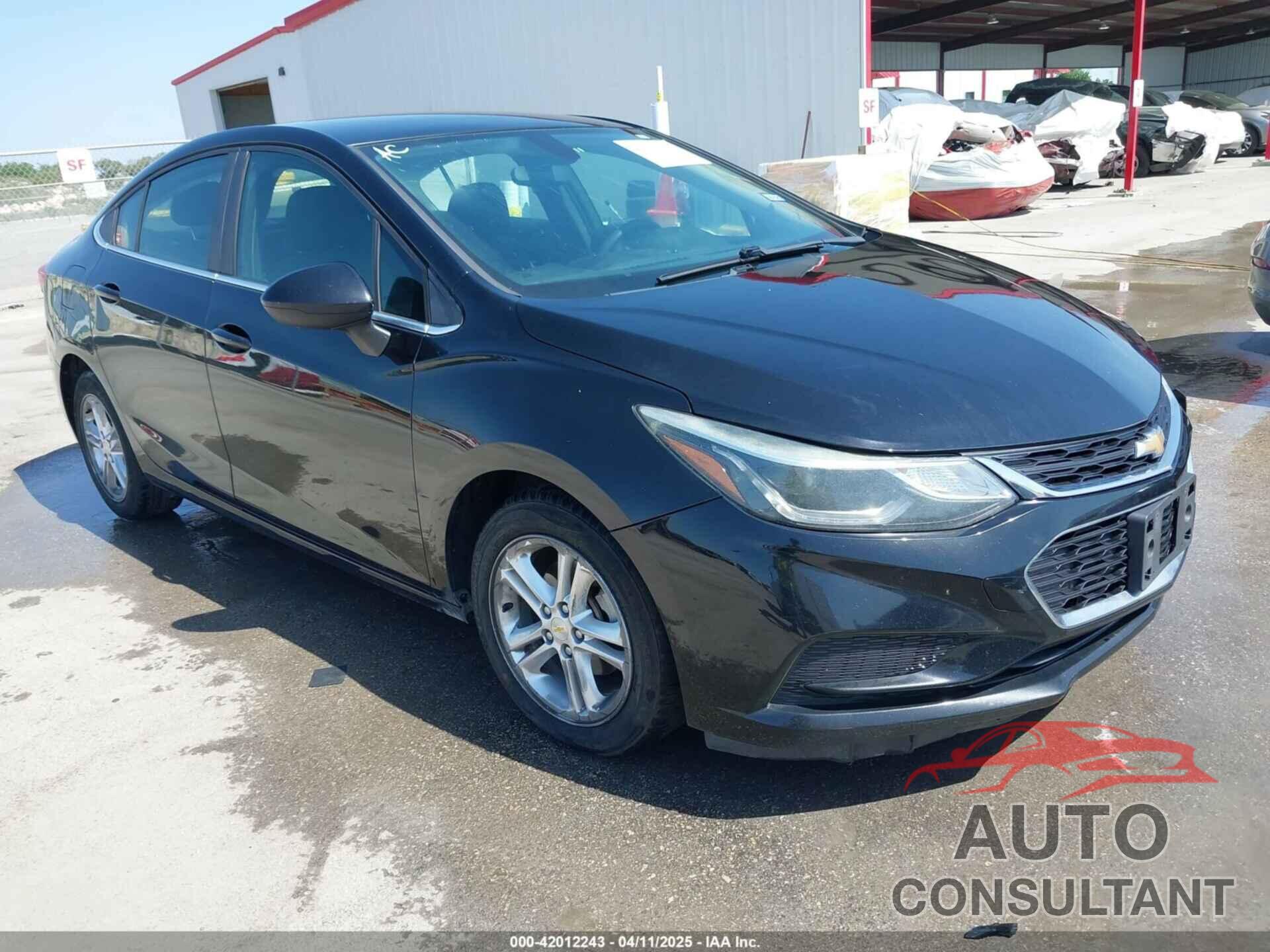 CHEVROLET CRUZE 2018 - 1G1BE5SM3J7118603