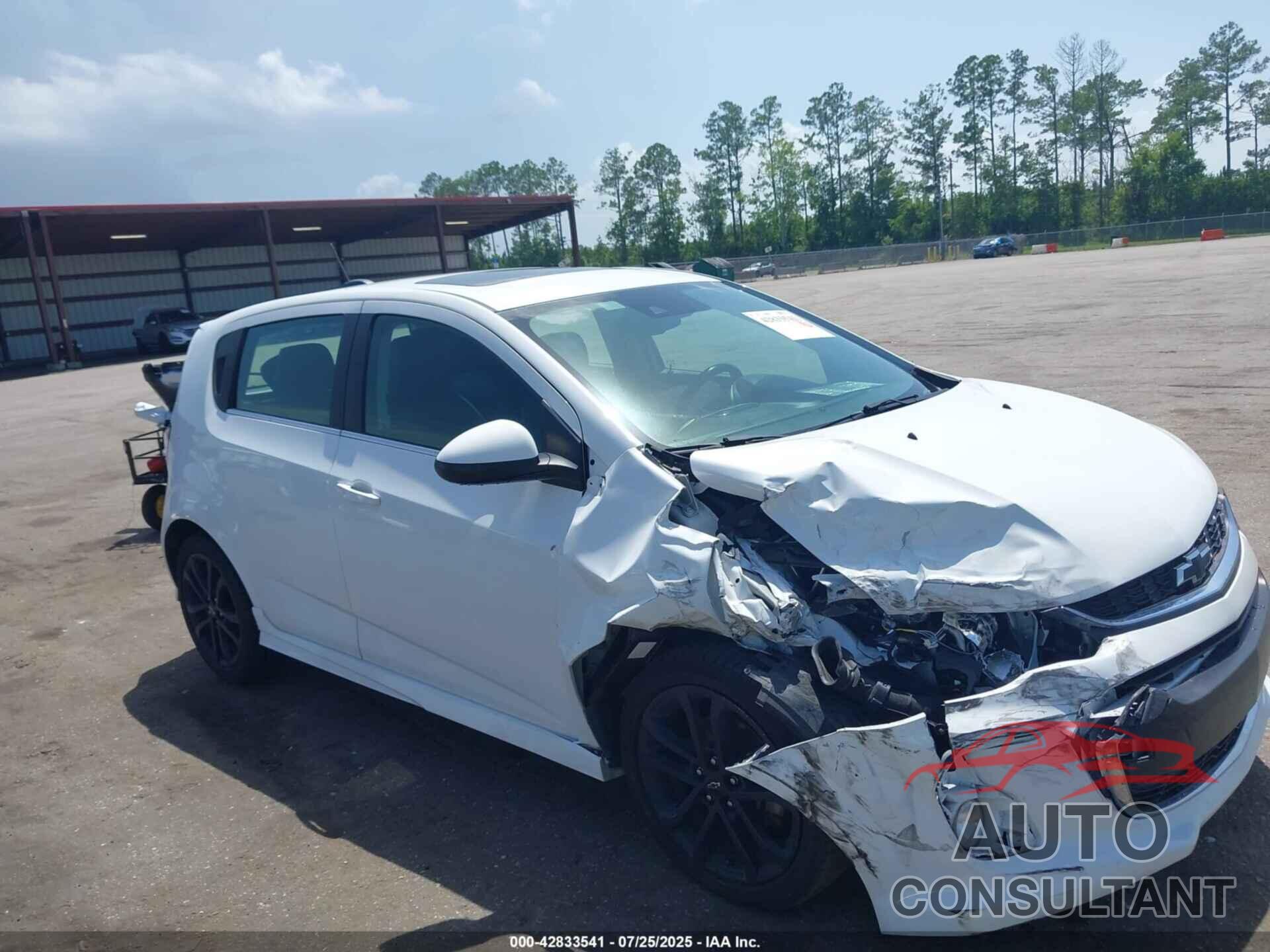 CHEVROLET SONIC 2019 - 1G1JF6SB0K4108921