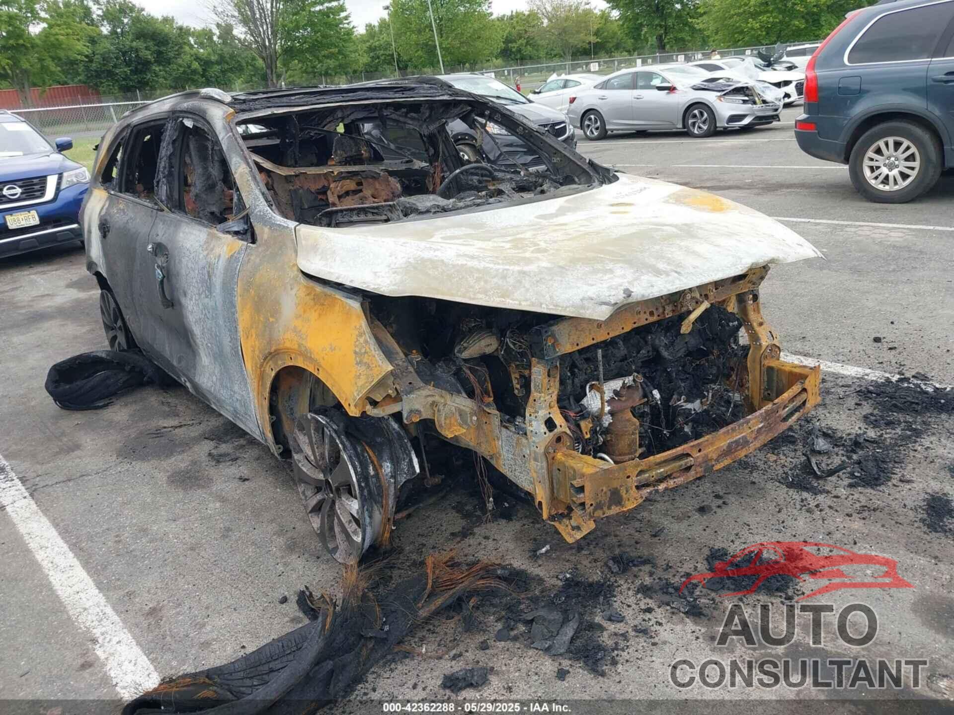 KIA SORENTO 2018 - 5XYPHDA57JG421783