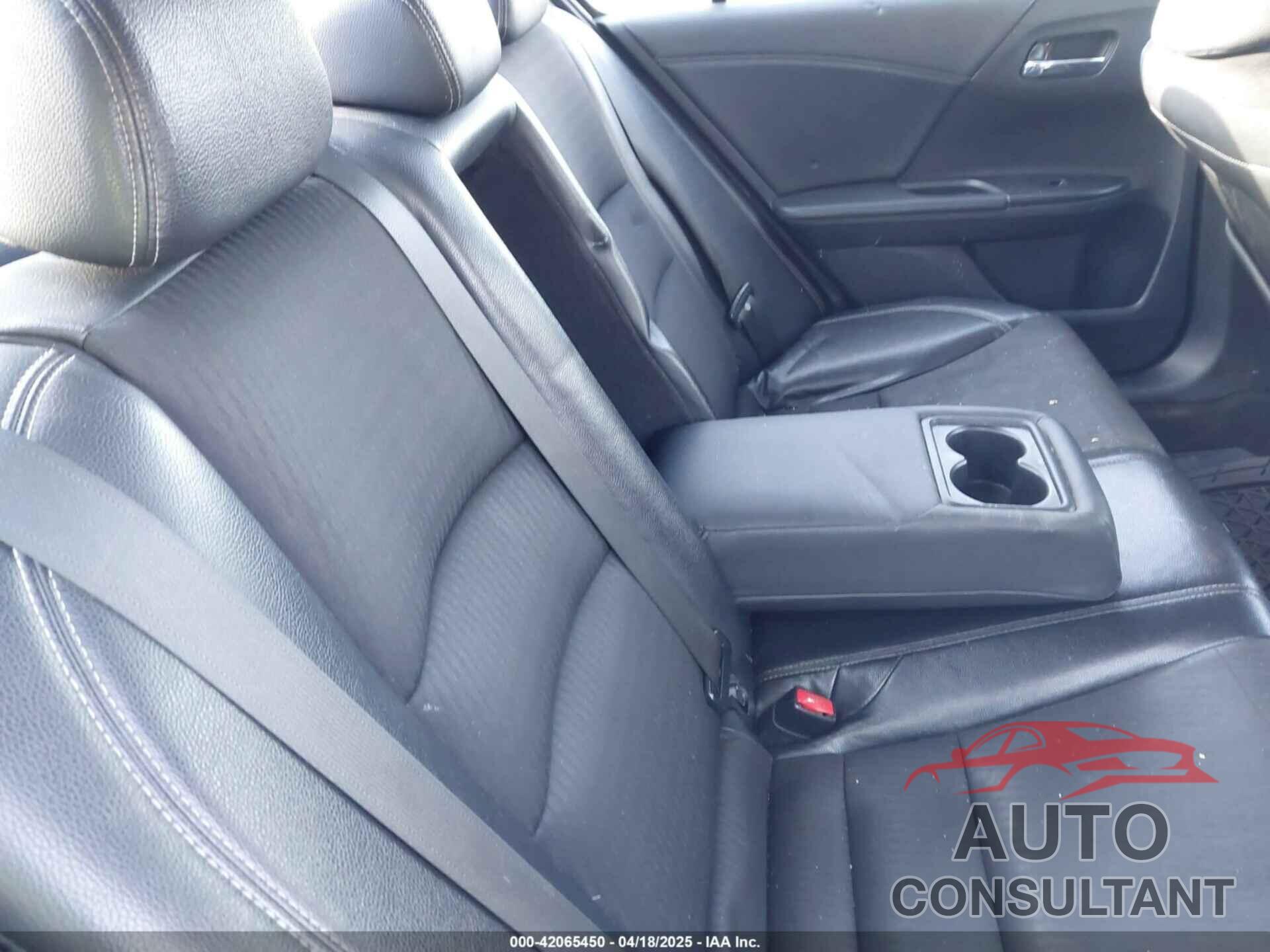 HONDA ACCORD 2017 - 1HGCR2F50HA266319