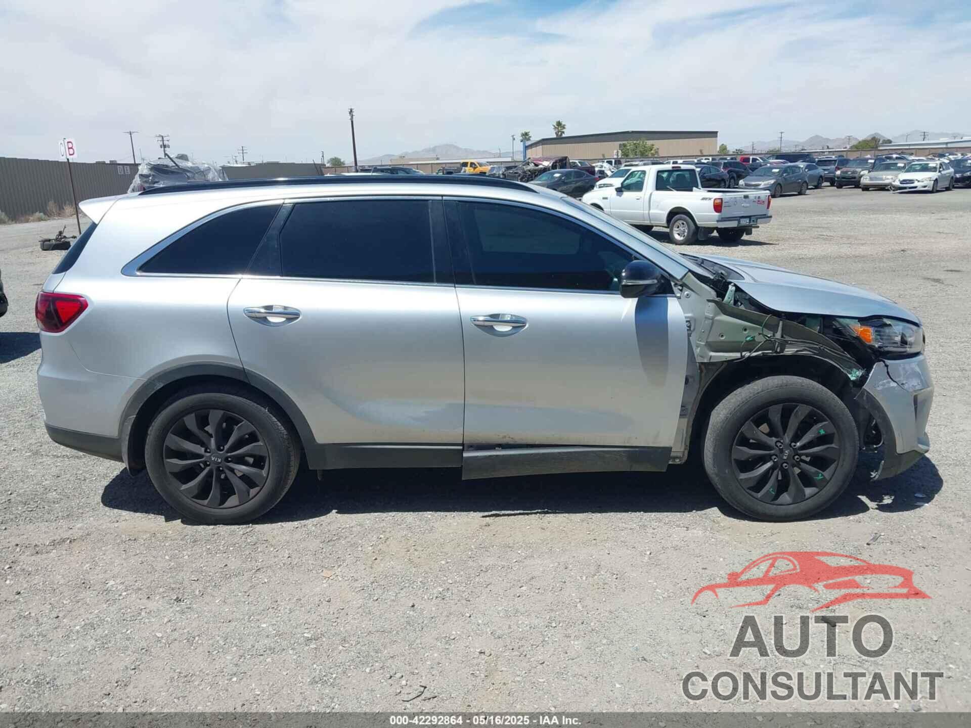 KIA SORENTO 2019 - 5XYPG4A51KG596857