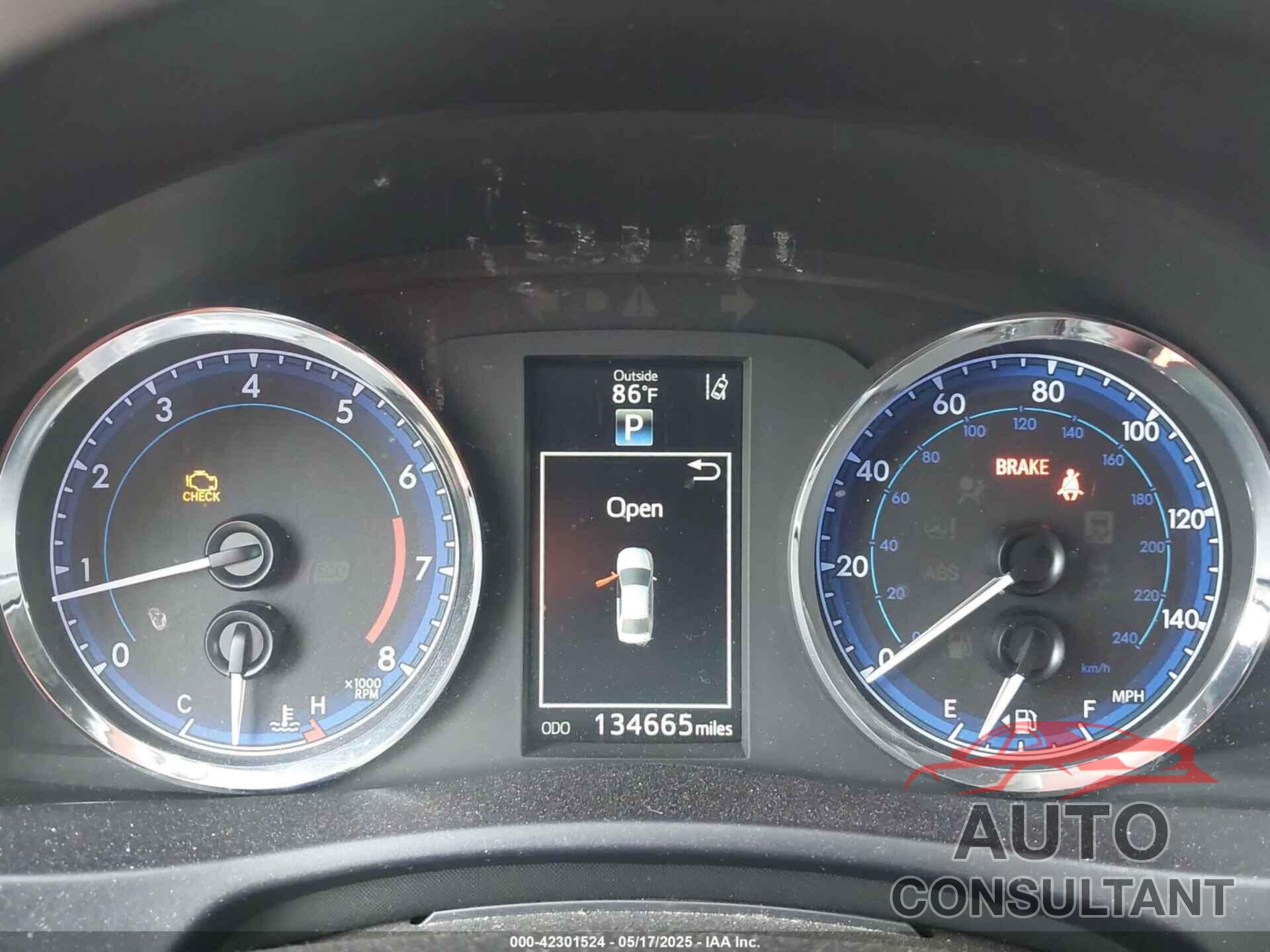 TOYOTA COROLLA 2018 - 5YFBURHE6JP790848