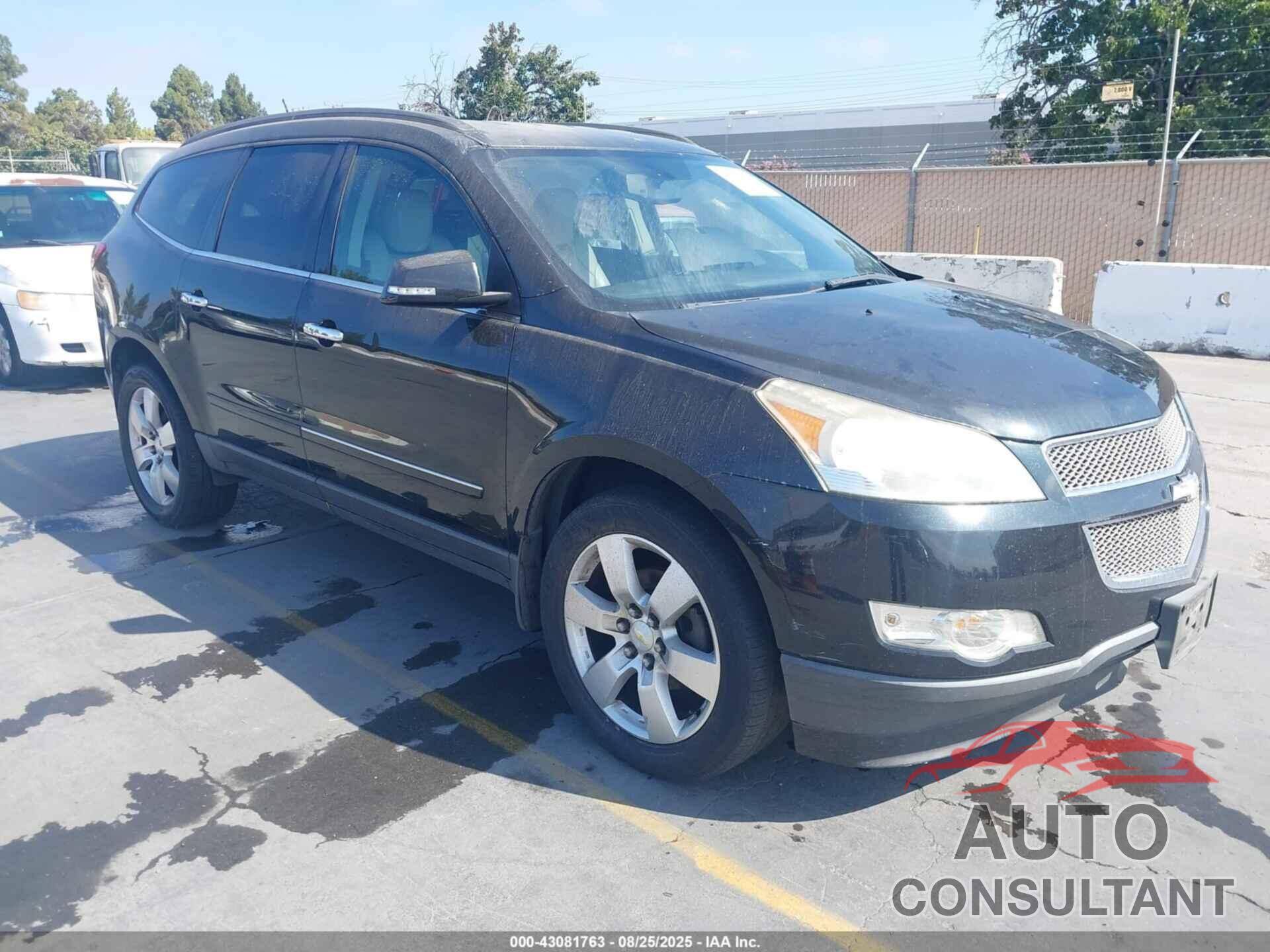 CHEVROLET TRAVERSE 2011 - 1GNKRLED0BJ341351