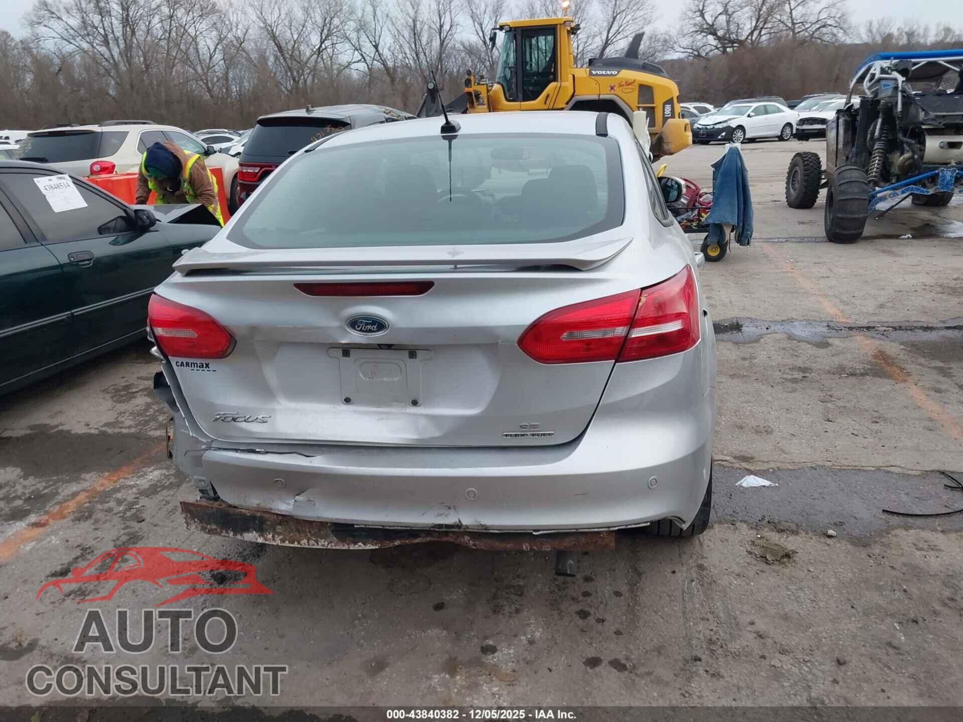 FORD FOCUS 2015 - 1FADP3F23FL313838