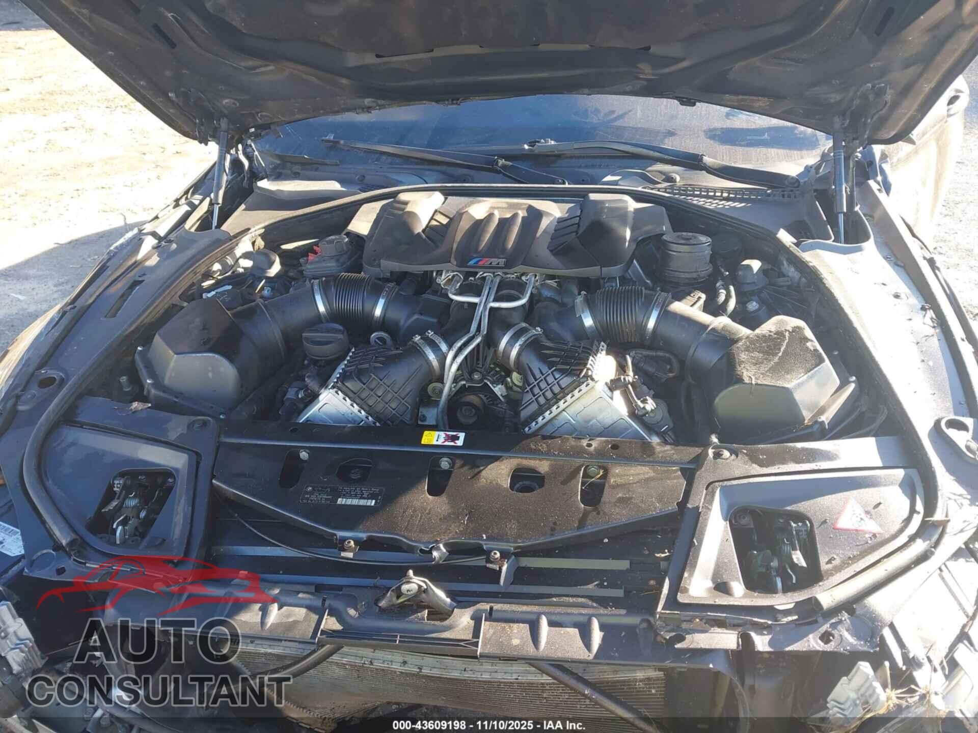 BMW M5 2014 - WBSFV9C54ED097798