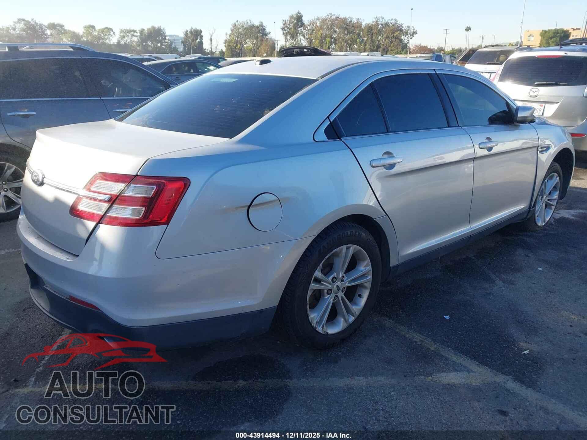 FORD TAURUS 2013 - 1FAHP2E82DG167536
