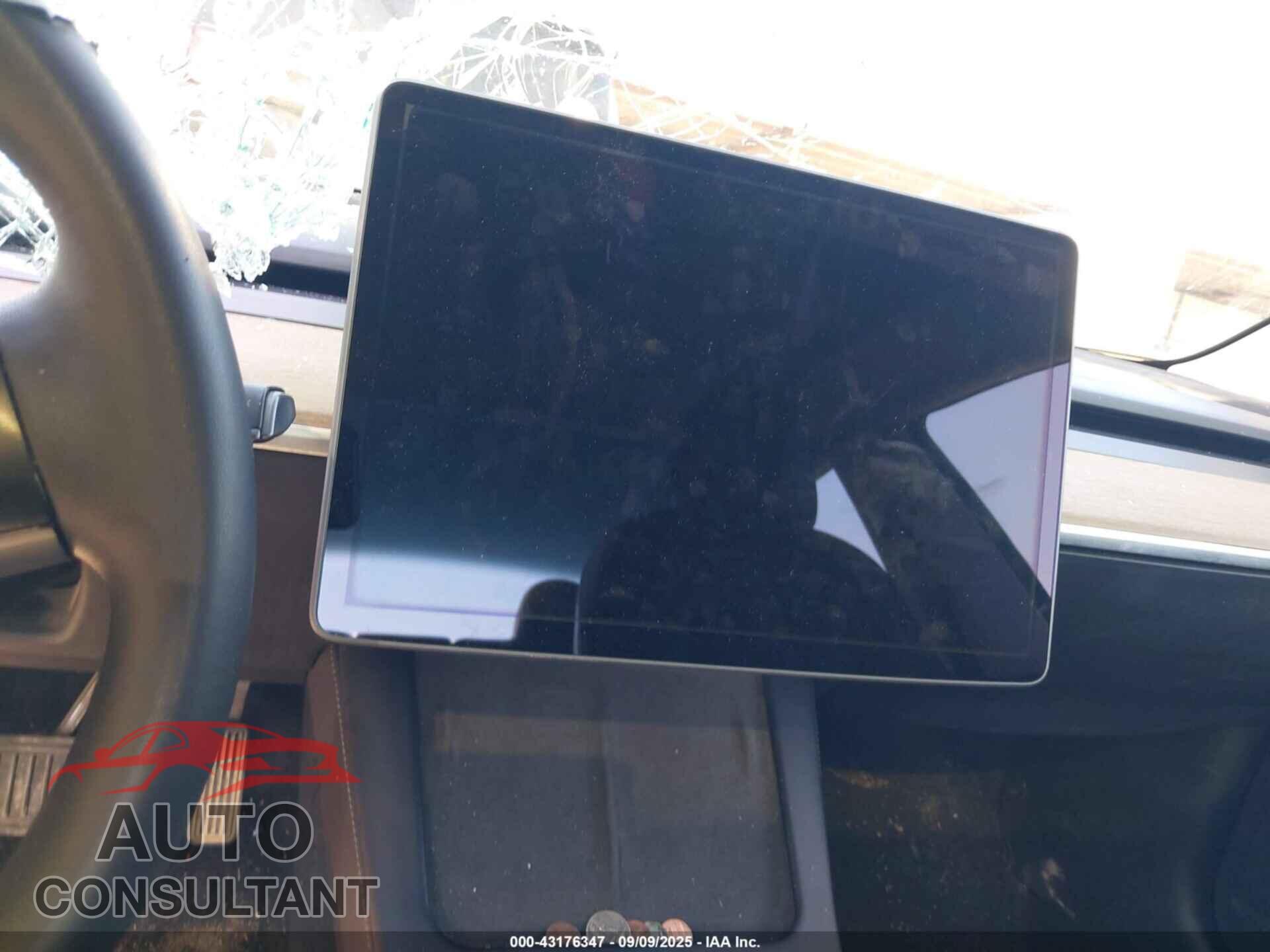 TESLA MODEL 3 2021 - 5YJ3E1EB9MF869573
