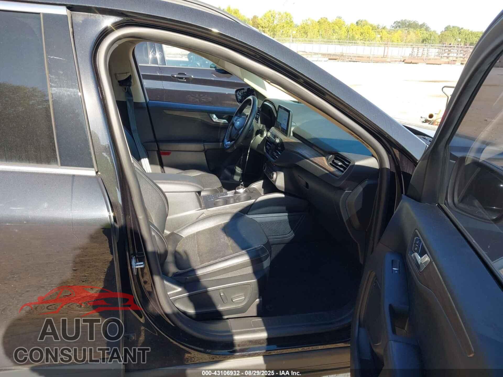 FORD ESCAPE 2020 - 1FMCU9J95LUA49531