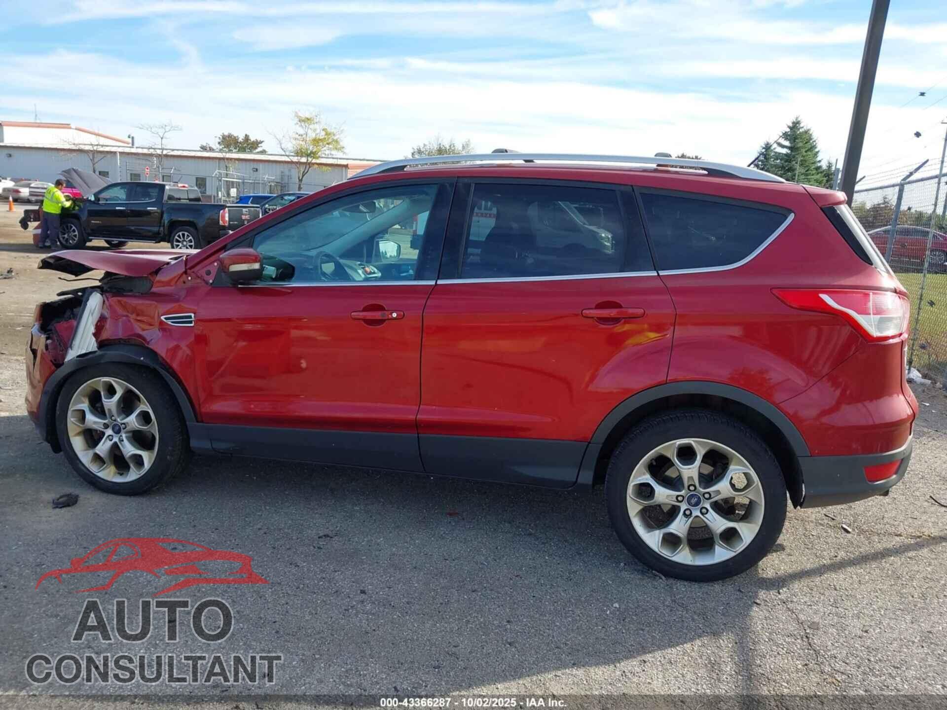 FORD ESCAPE 2013 - 1FMCU9J98DUB30654
