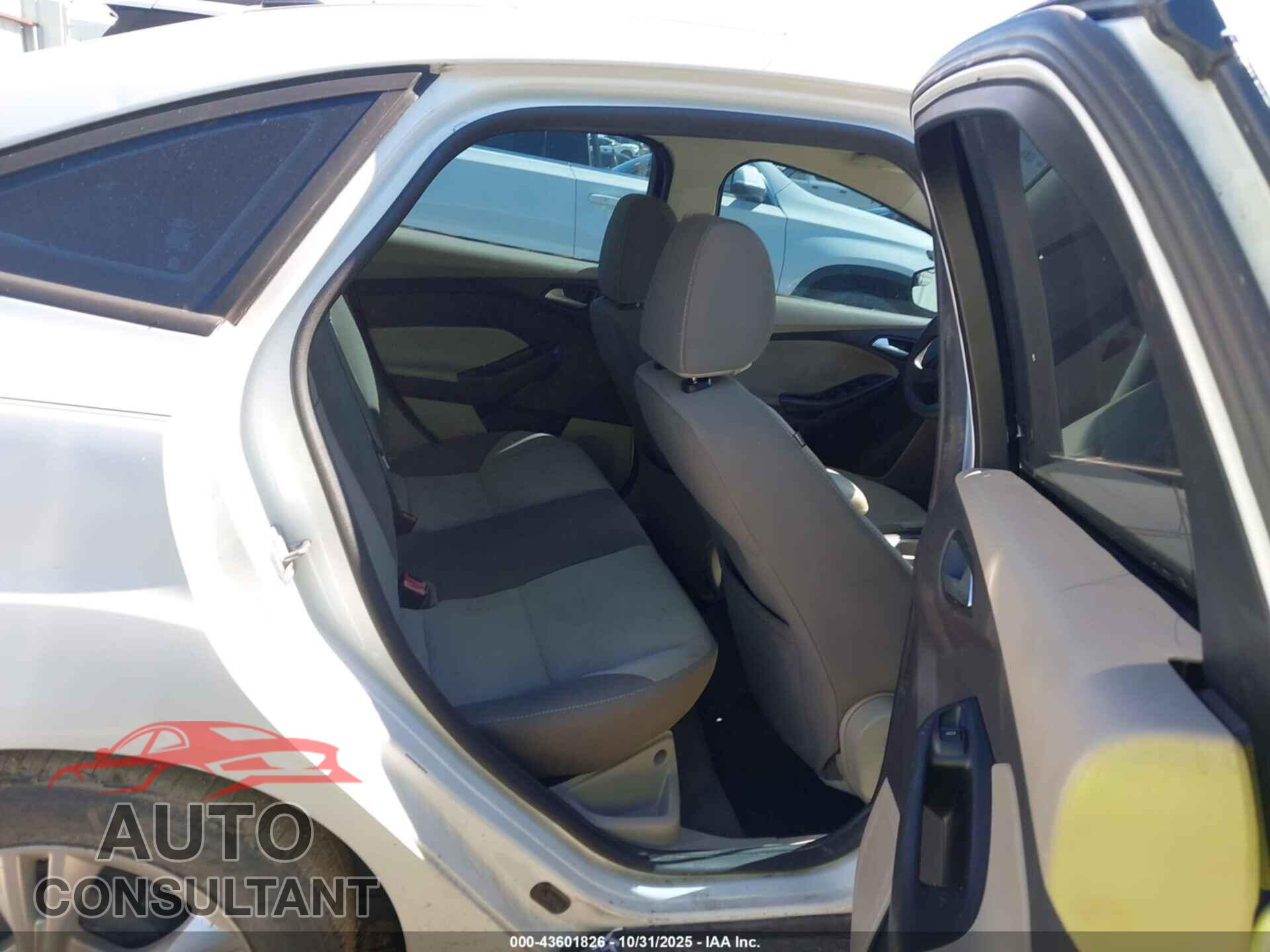 FORD FOCUS 2014 - 1FADP3F20EL158390
