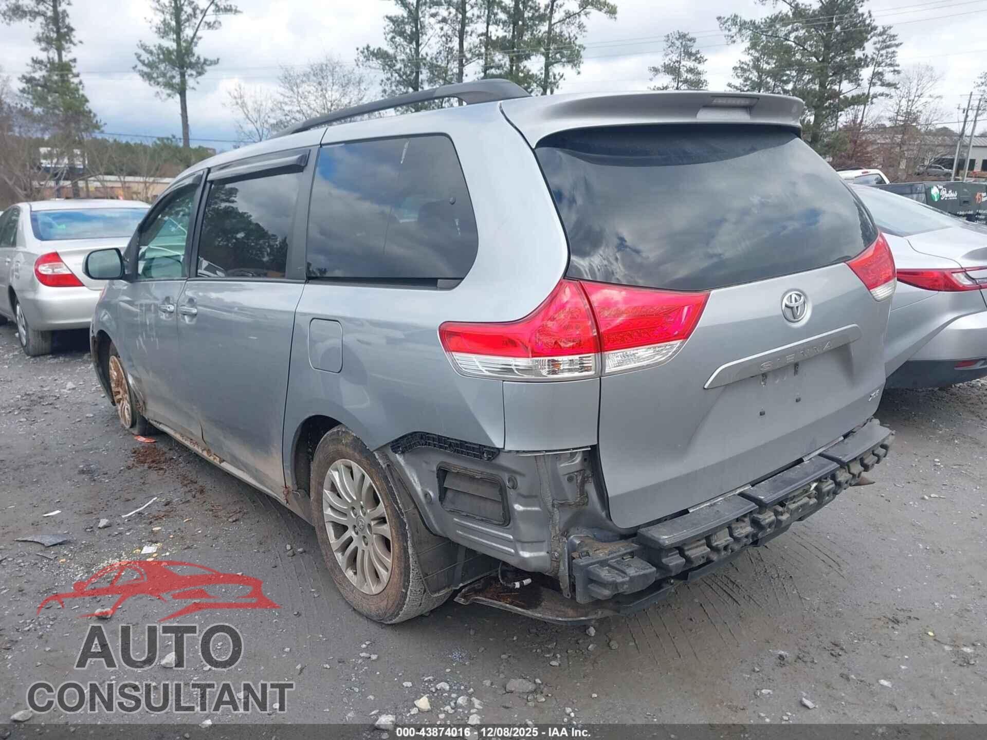 TOYOTA SIENNA 2013 - 5TDYK3DC8DS314677