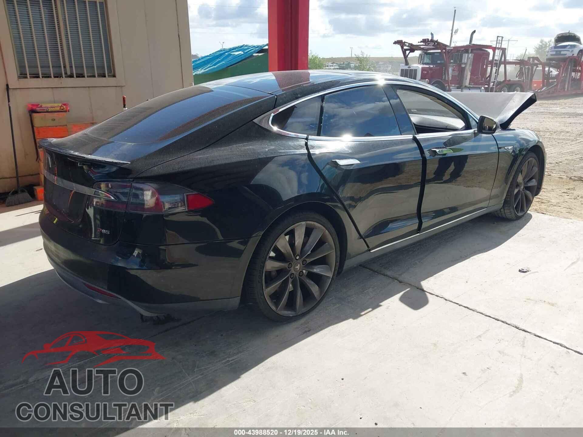 TESLA MODEL S 2013 - 5YJSA1DPXDFP04586